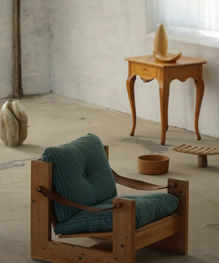 Set_of_2_Swedish_Pine_Lounge_Chairs_with_Leather_Armrests