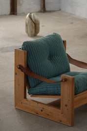 Set_of_2_Swedish_Pine_Lounge_Chairs_with_Leather_Armrests