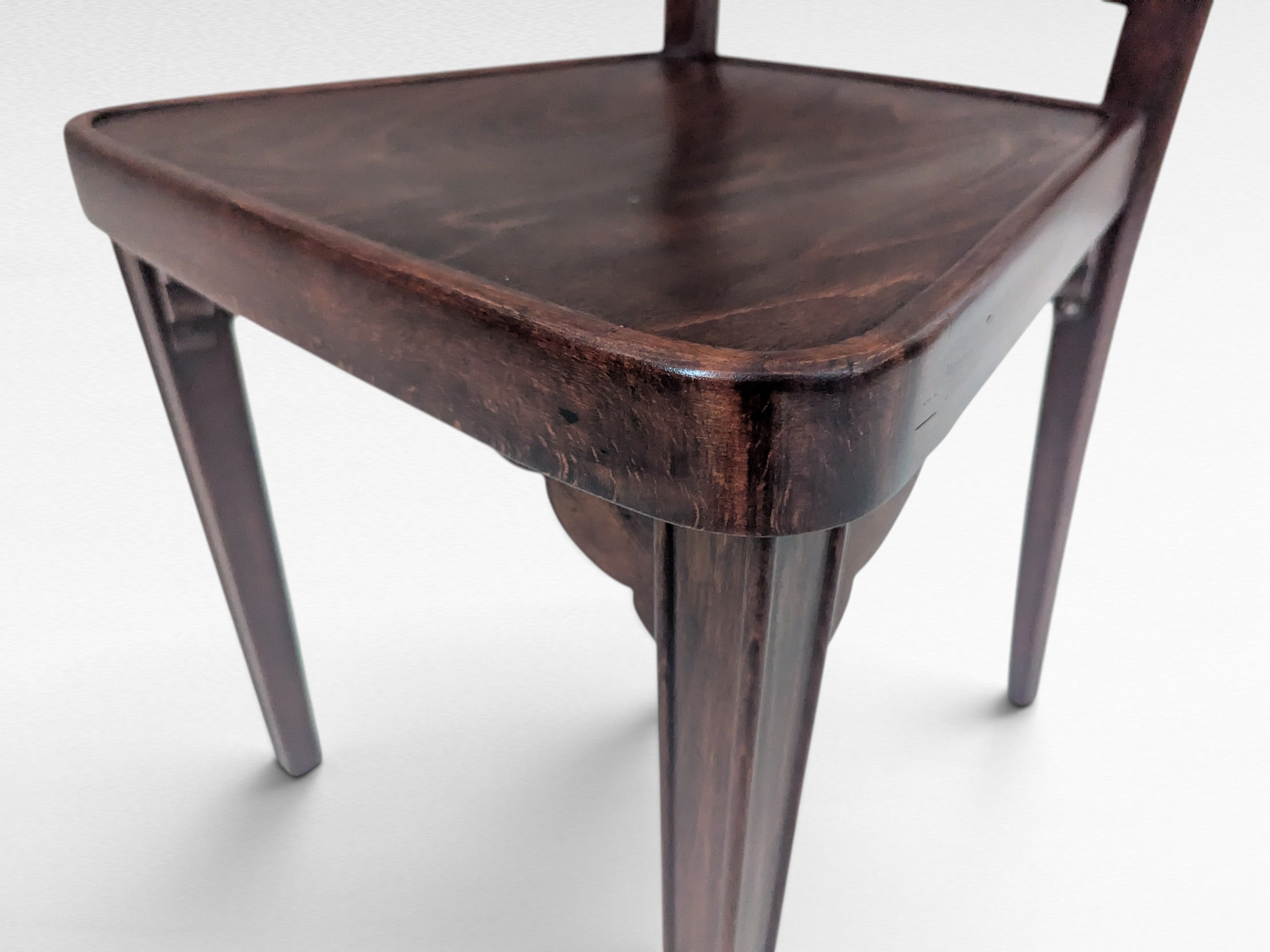 Set_of_2_Thonet_A_562_chairs_by_Gustav_Siegel,_1920s