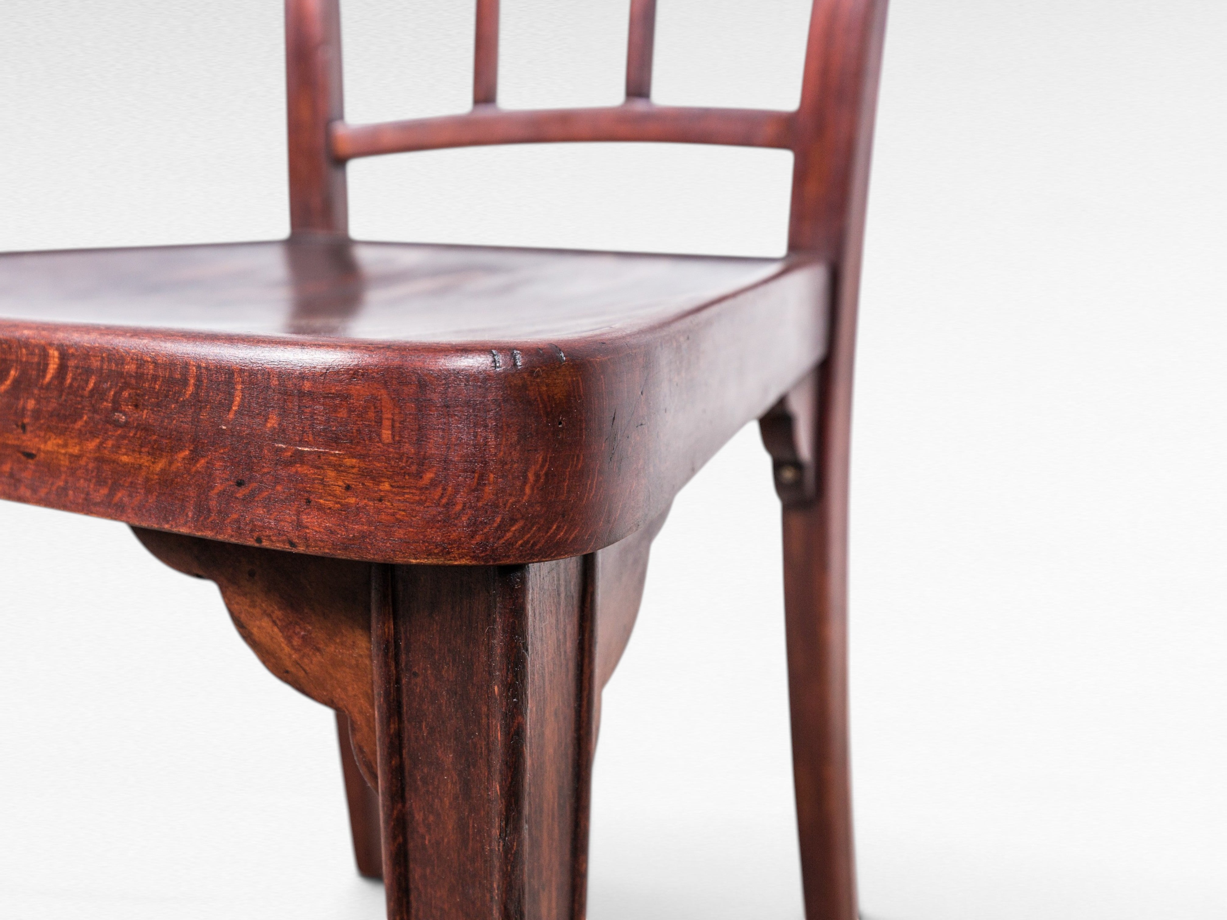 Set_of_2_Thonet_A_562_chairs_by_Gustav_Siegel,_1920s