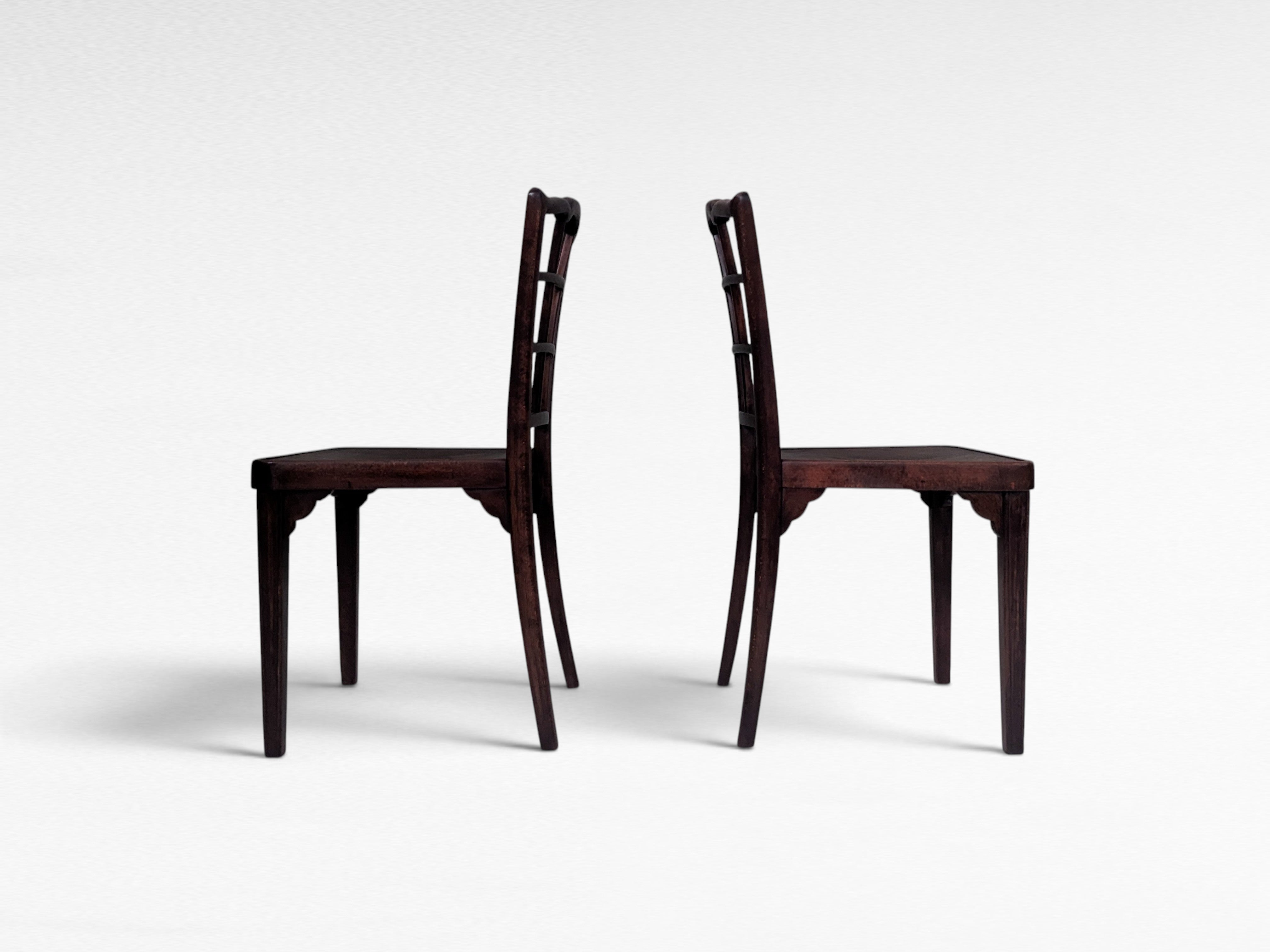Set_of_2_Thonet_A_562_chairs_by_Gustav_Siegel,_1920s