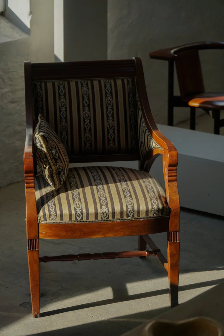 Set_of_2_Thorvald_Bindesbøll_Mahogany_Armchairs,_Danish_Art_Nouveau_Design