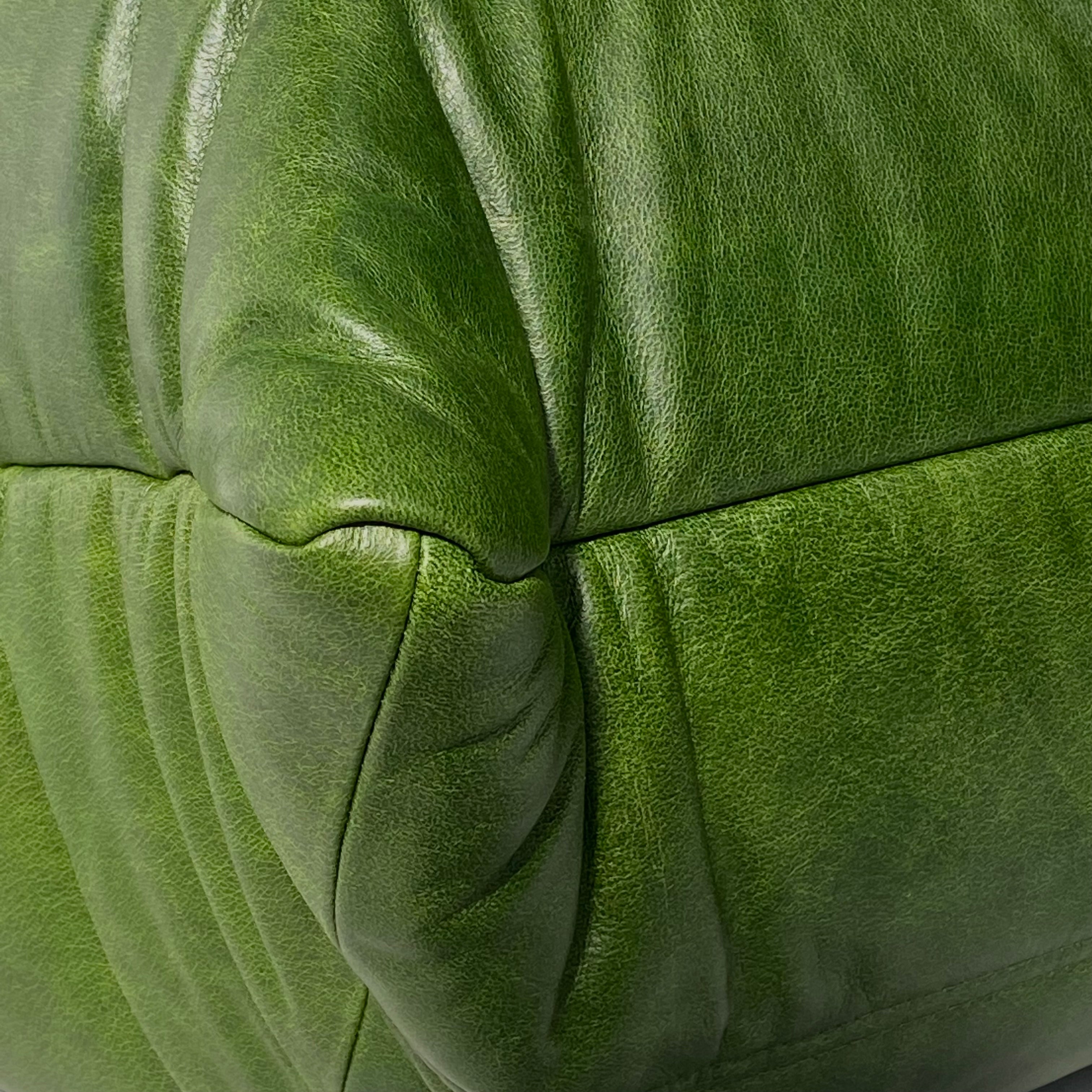 Set_of_2_Togo-Style_Lounge_Chairs_in_Green_Leather,_Attributed_to_Michel_Ducaroy_for_Ligne_Roset