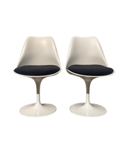 Set_of_2_Tulip_Chairs_Eero_Saarinen_from_1950/60