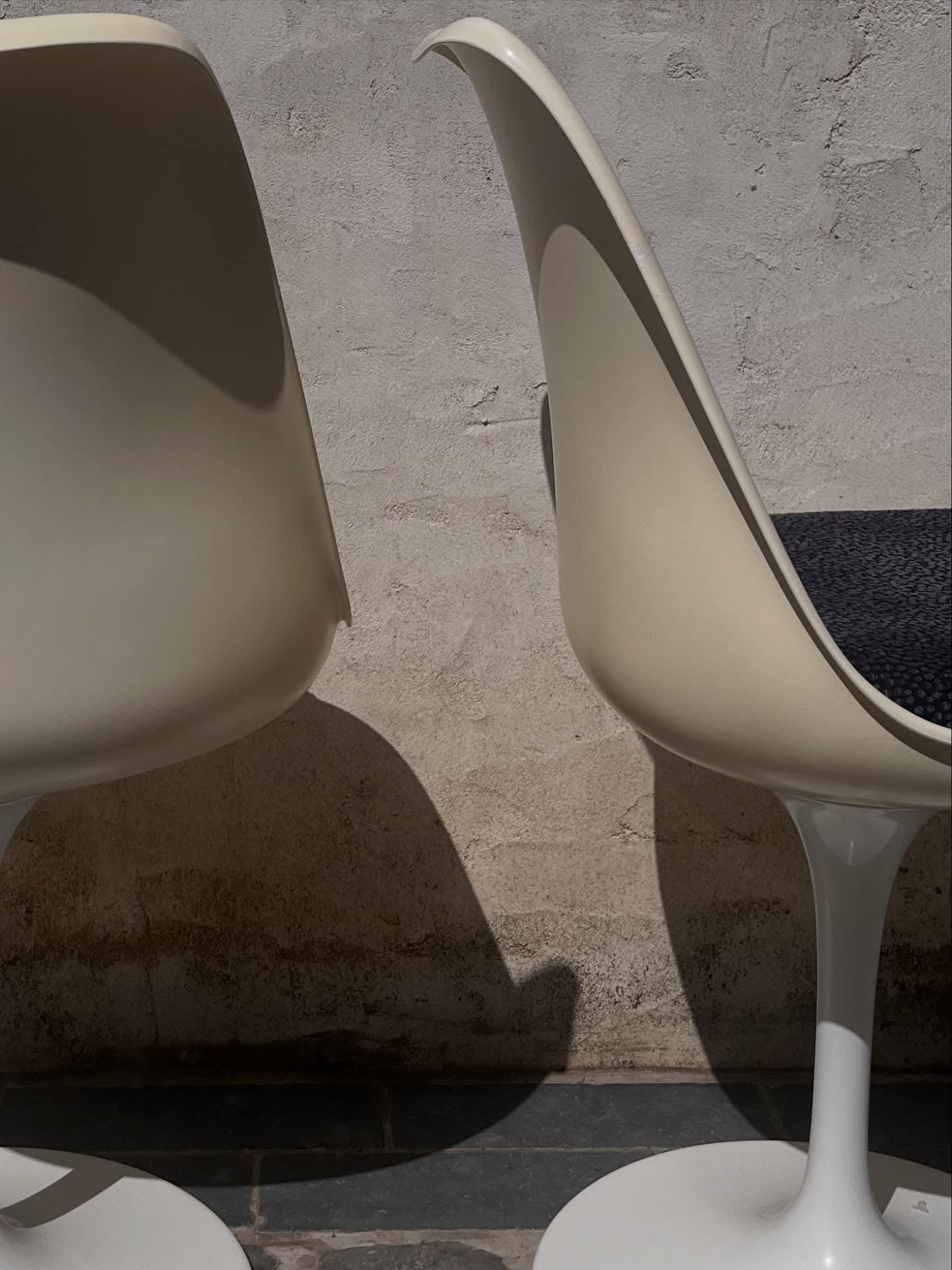 Set_of_2_Tulip_Chairs_Eero_Saarinen_from_1950/60