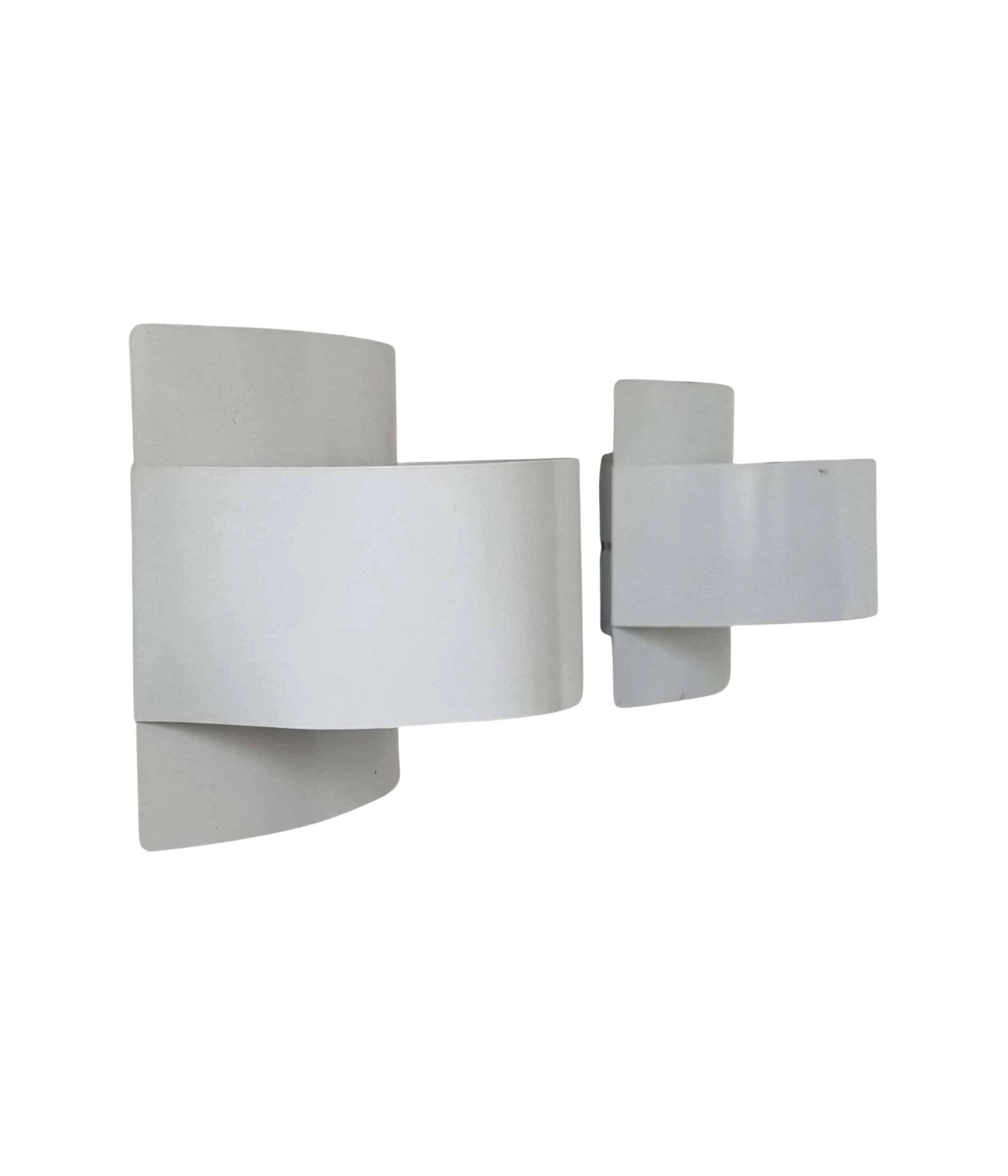 Set_of_2_White_Lacquered_Metal_Wall_Sconces_by_Peter_Celsing,_Scandinavian_Modern,_Sweden_1960s