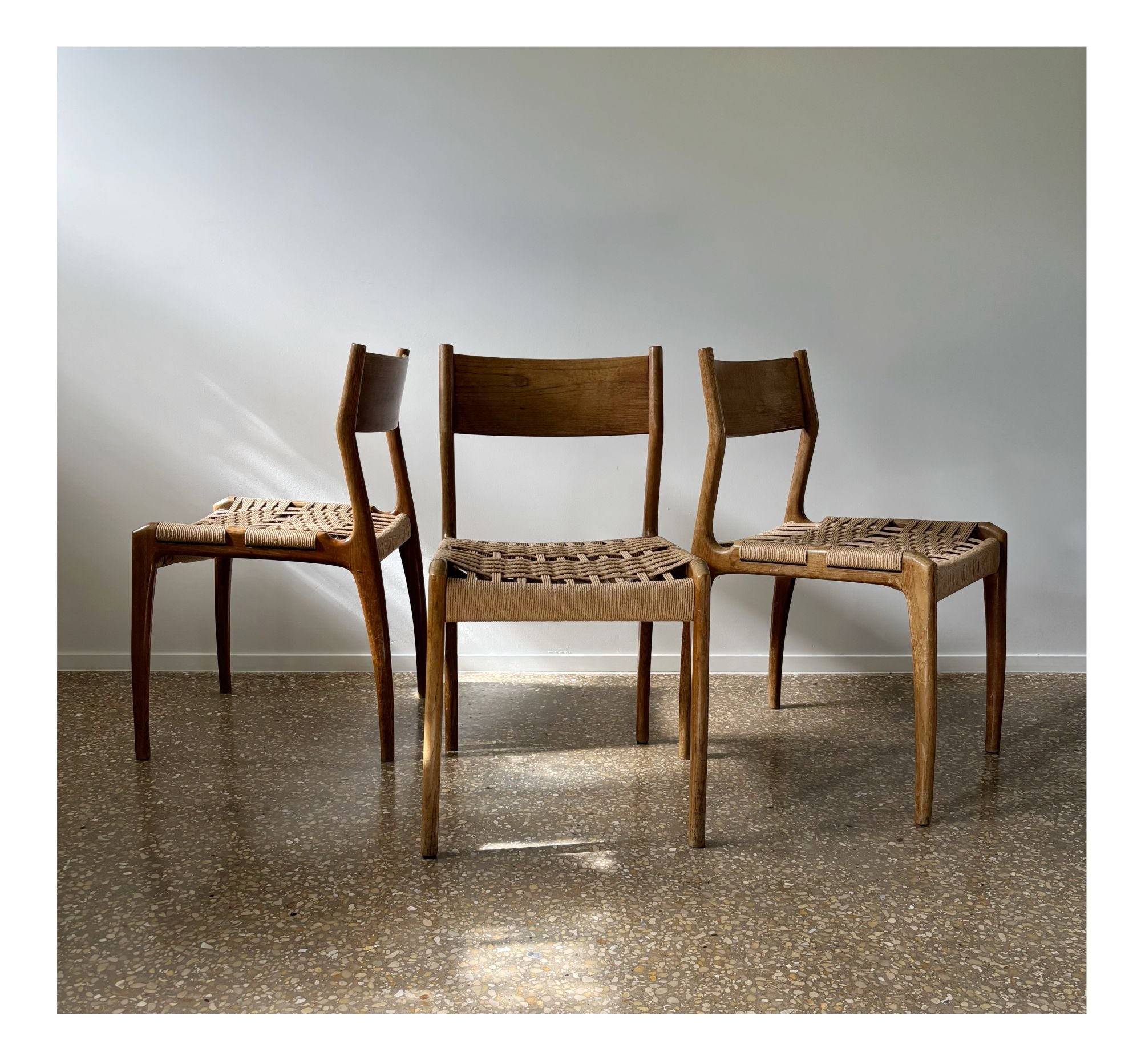 Set_of_Italian_“Havana”_Dining_Chairs_by_Consorzio_Sedie_Friuli,_Walnut_and_Papercord,_1950s