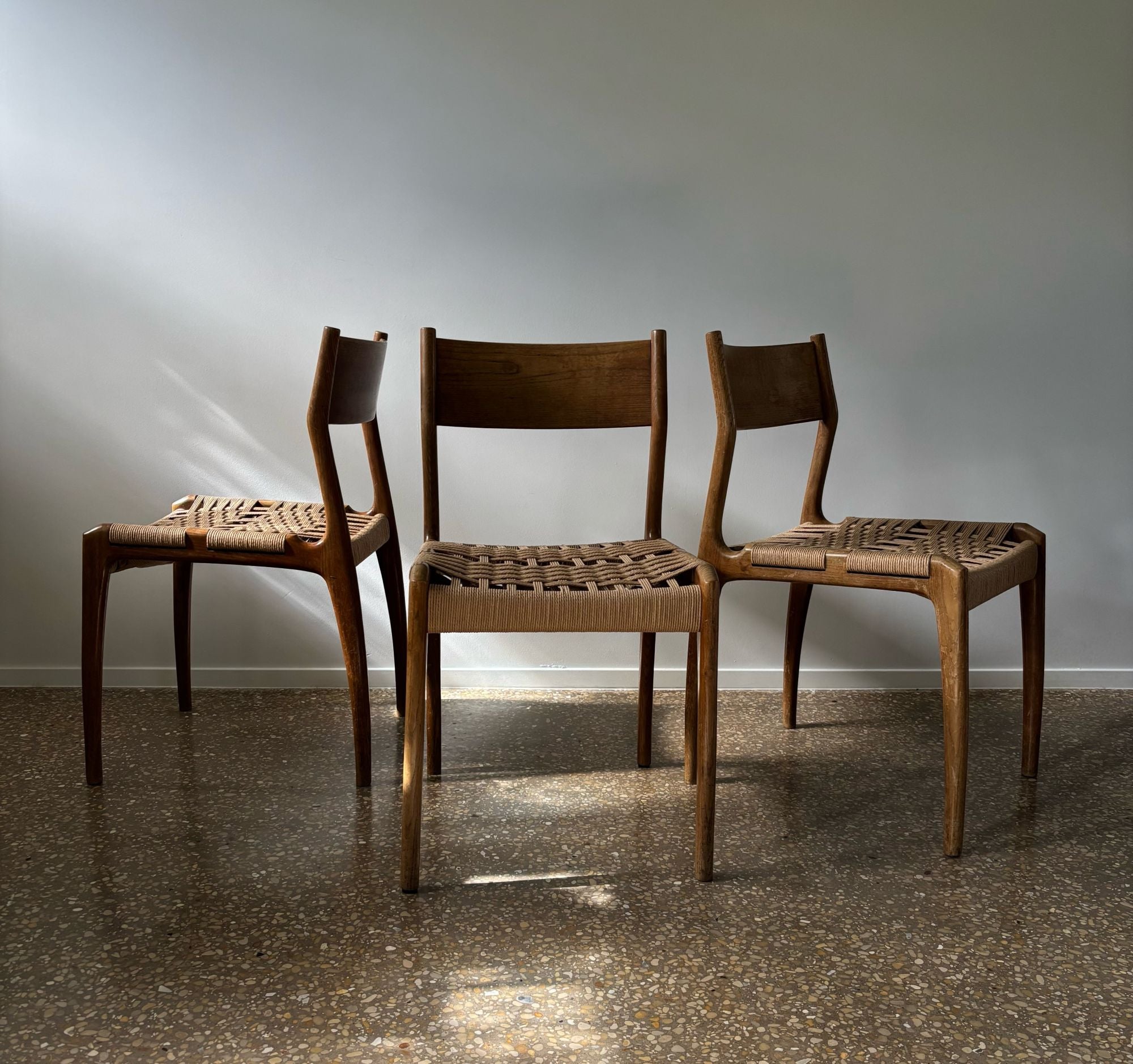 Set_of_Italian_“Havana”_Dining_Chairs_by_Consorzio_Sedie_Friuli,_Walnut_and_Papercord,_1950s