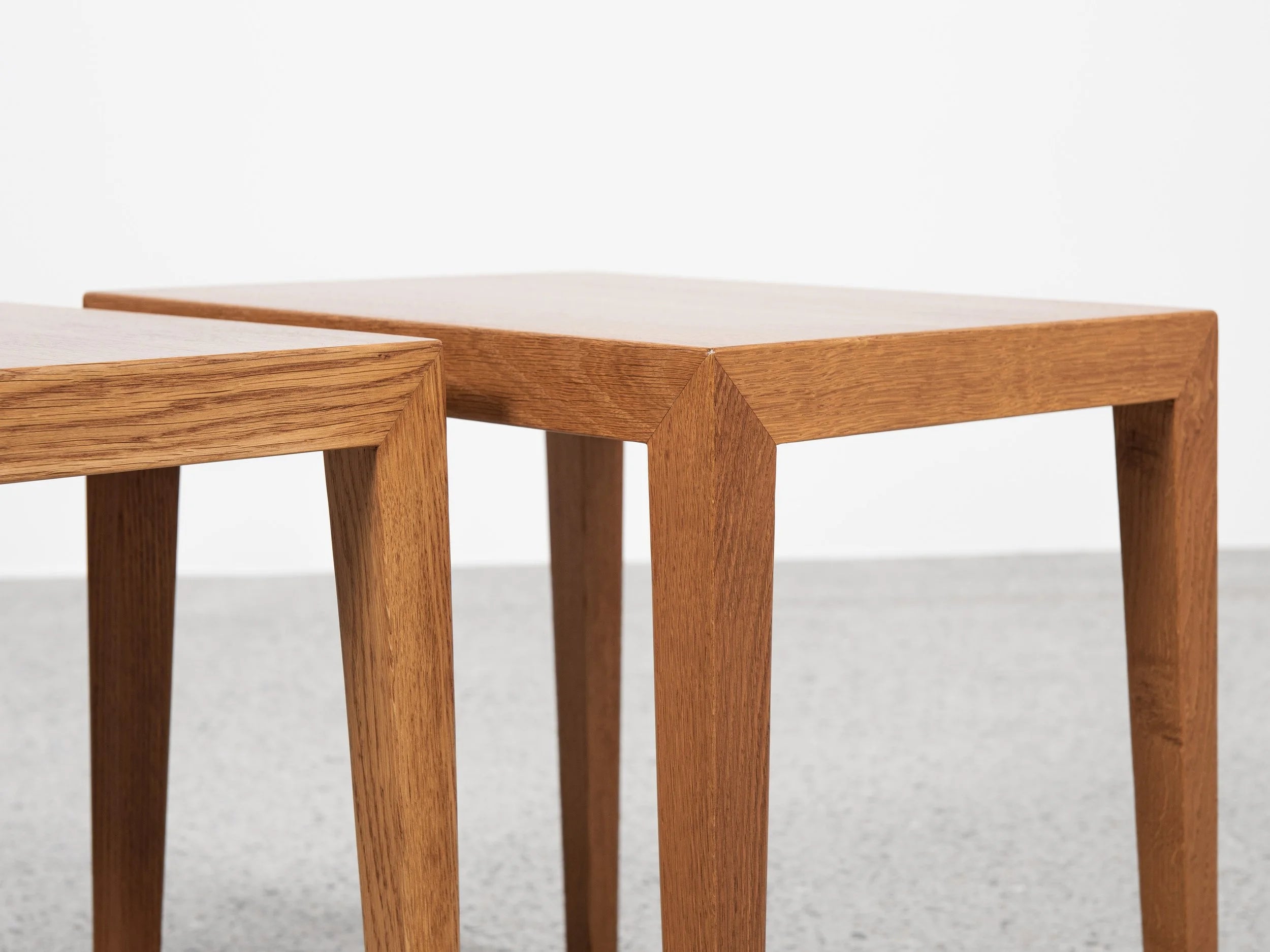 Set_of_3_Midcentury_side_tables_in_oak_by_Severin_Hansen_for_Haslev_1960s
