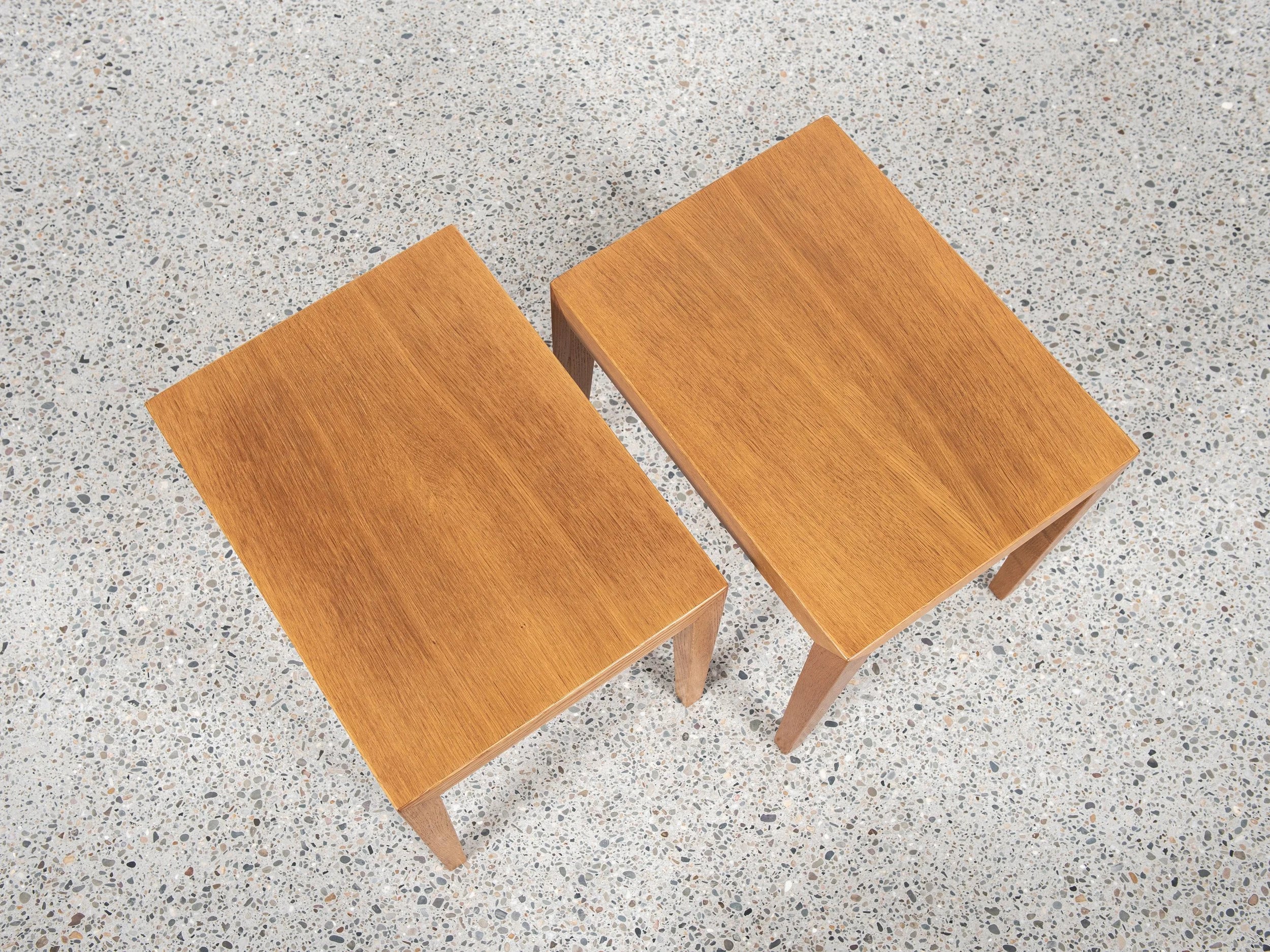 Set_of_3_Midcentury_side_tables_in_oak_by_Severin_Hansen_for_Haslev_1960s