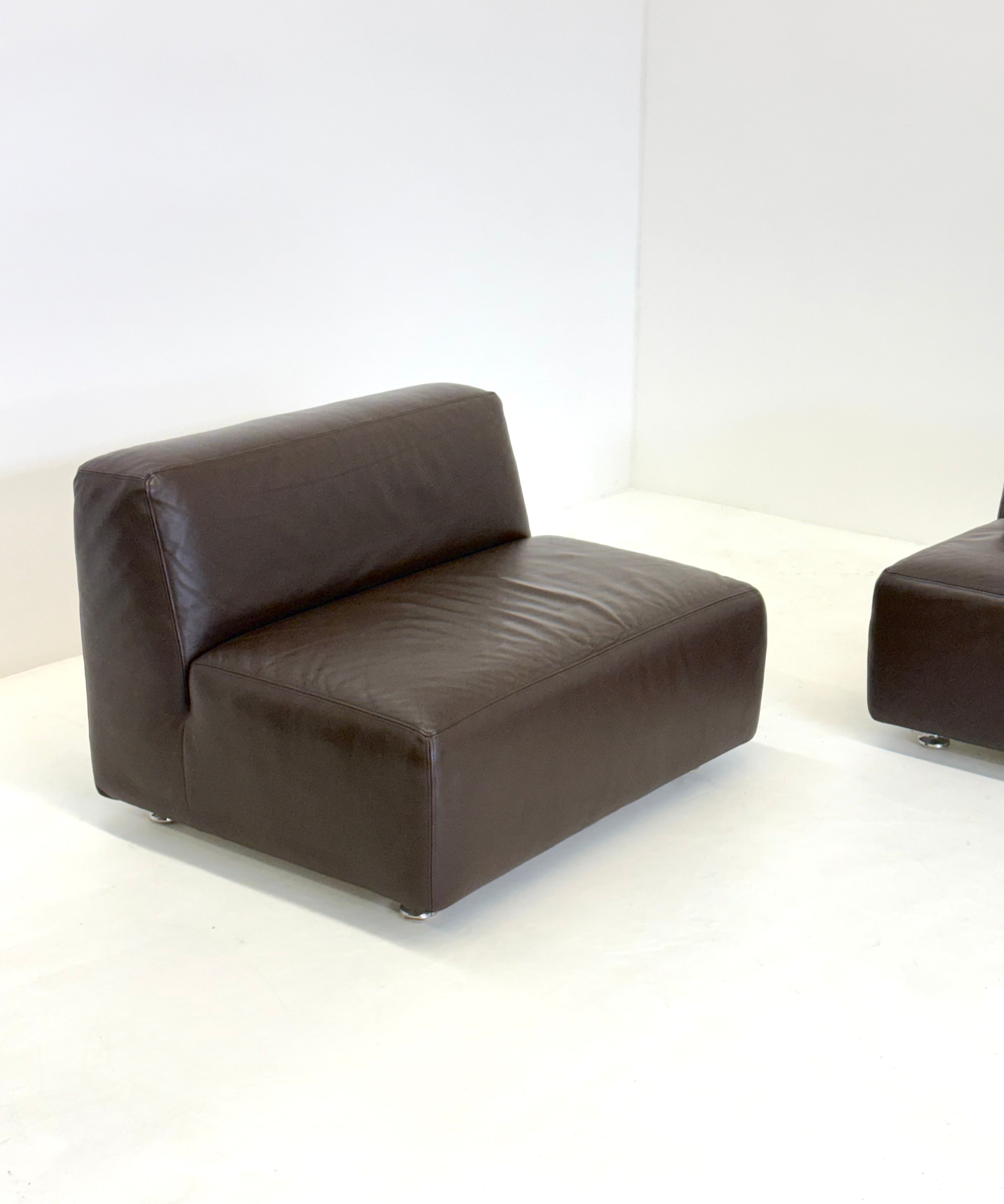 Set_of_3_1970s_Space_Age_Modular_Leather_Sofa,_Italy