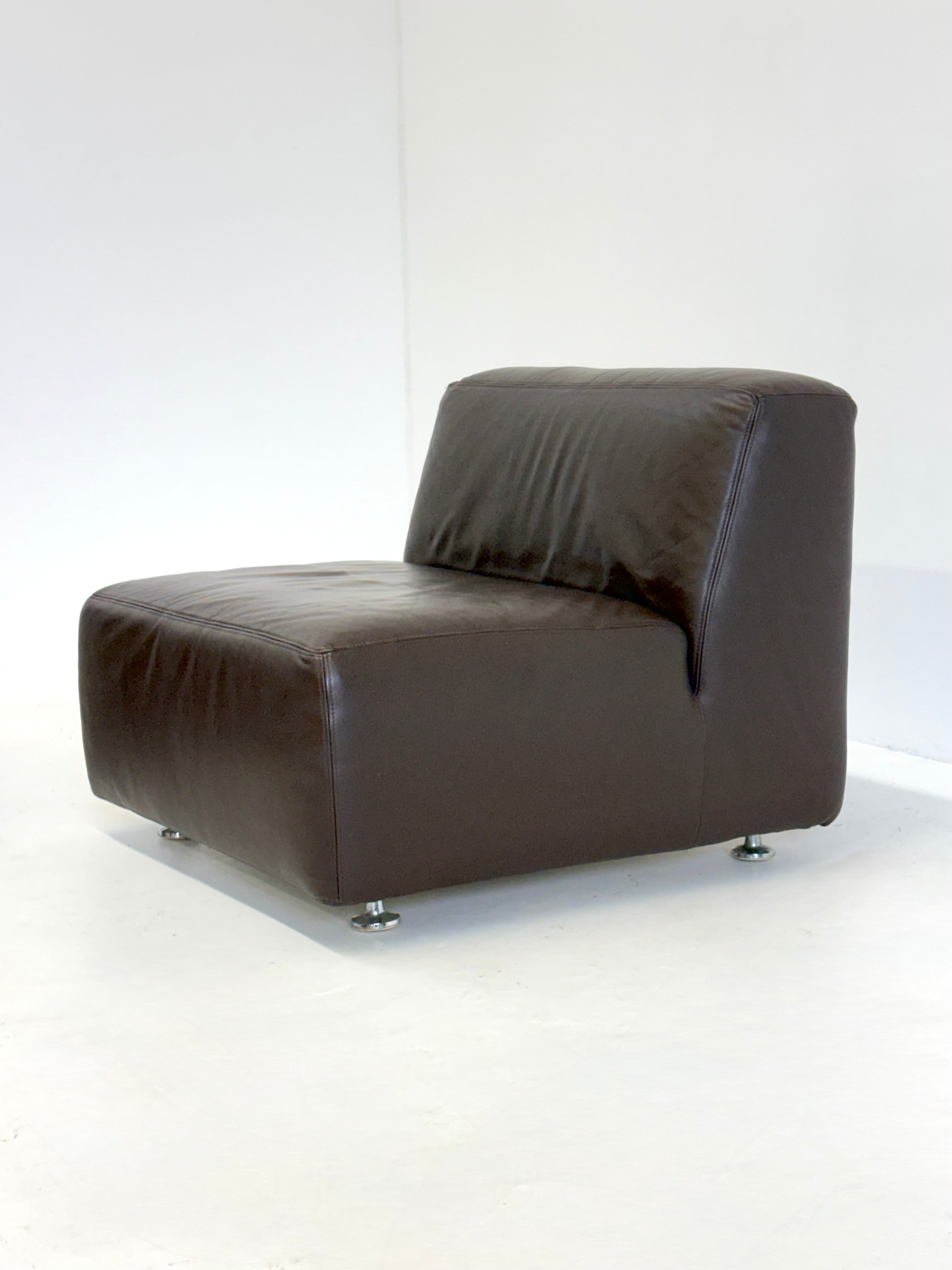 Set_of_3_1970s_Space_Age_Modular_Leather_Sofa,_Italy