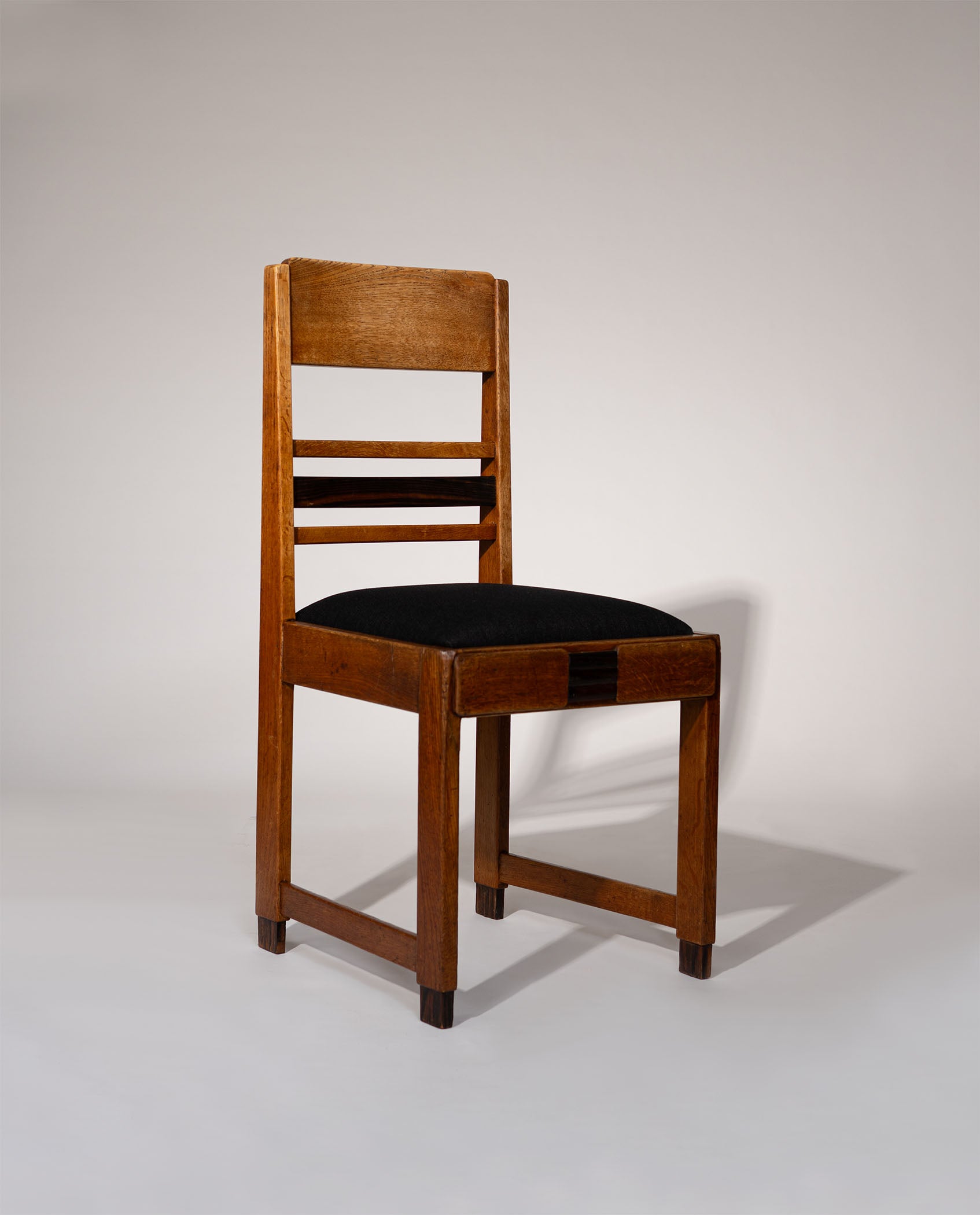 Set_of_4_Amsterdam_School_Oak_Dining_Chairs,_Netherlands_1920s