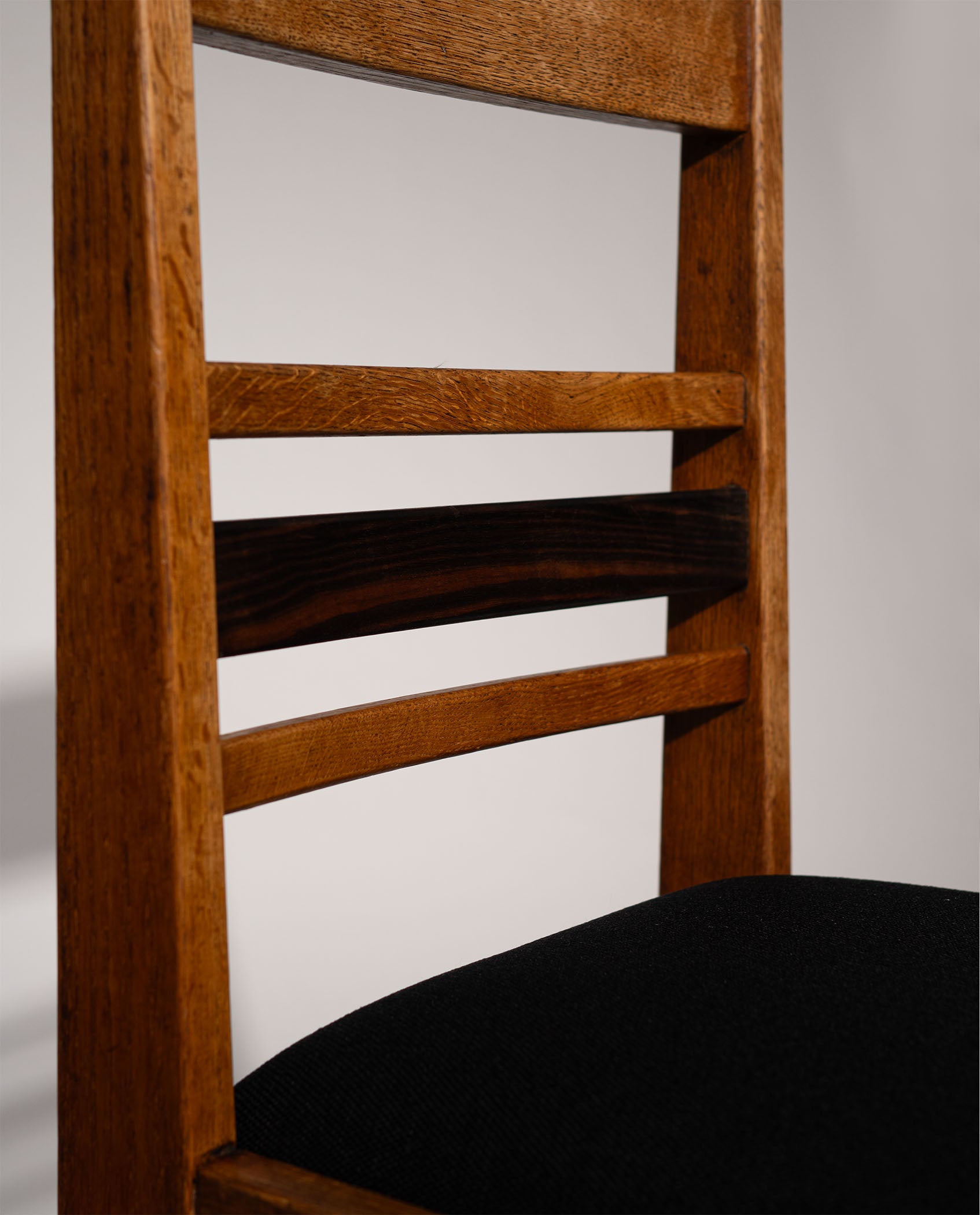 Set_of_4_Amsterdam_School_Oak_Dining_Chairs,_Netherlands_1920s