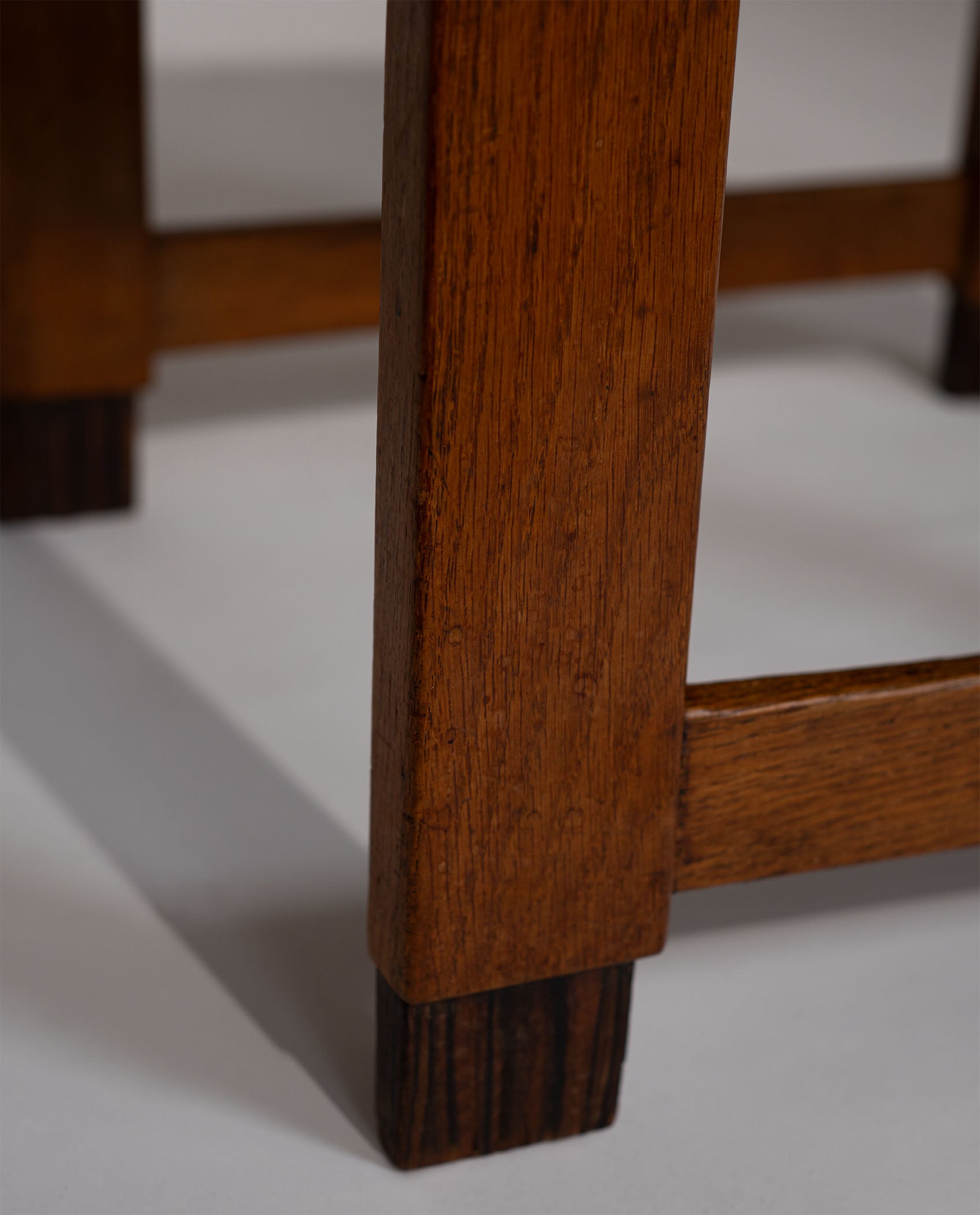 Set_of_4_Amsterdam_School_Oak_Dining_Chairs,_Netherlands_1920s