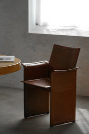 Set_of_4_Armchairs_in_Brown/Red_Leather,_Tito_Agnoli,_Italian_Modern,_1970s
