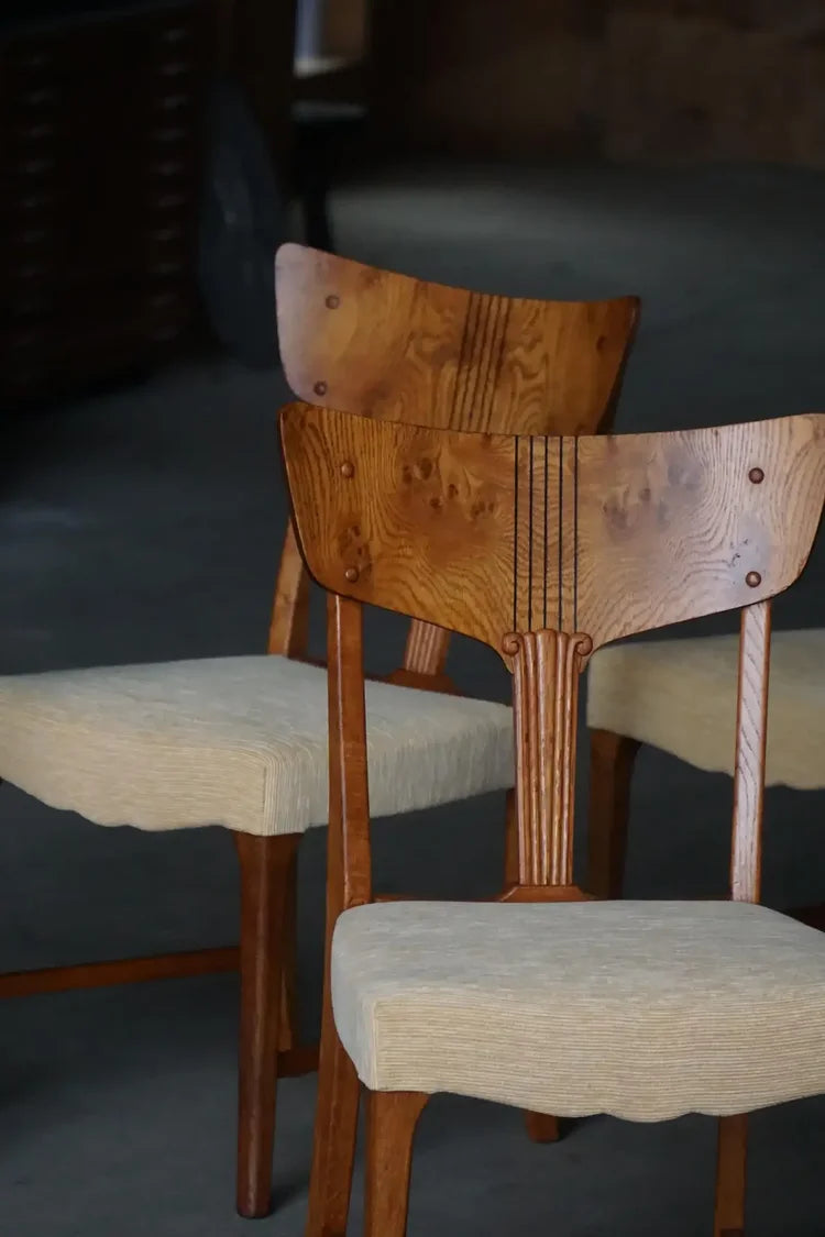 Set_of_4_Art_Nouveau_Dining_Chairs_in_Burl_Wood_and_Velvet