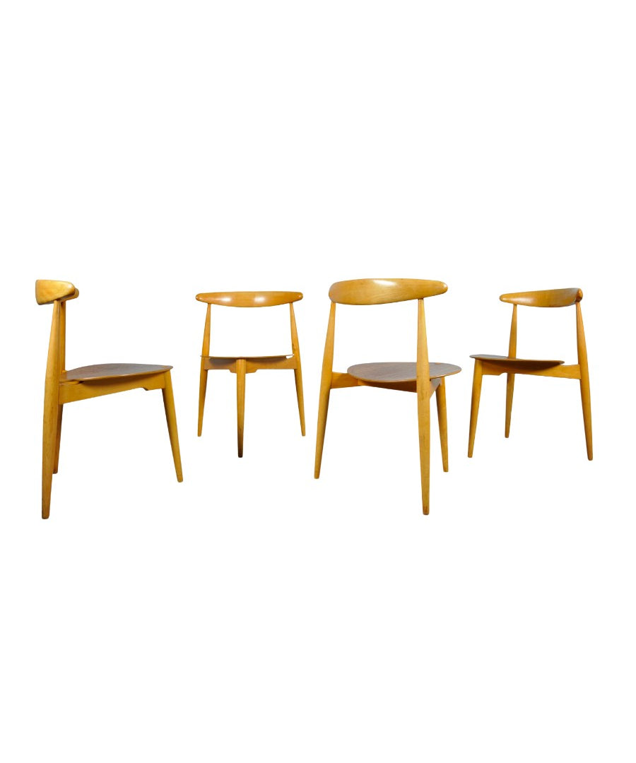 Set_of_4_Beech_&_teak_dining_chairs,_by_Hans_J._Wegner_&_Fritz_Hansen,_Denmark_1950s
