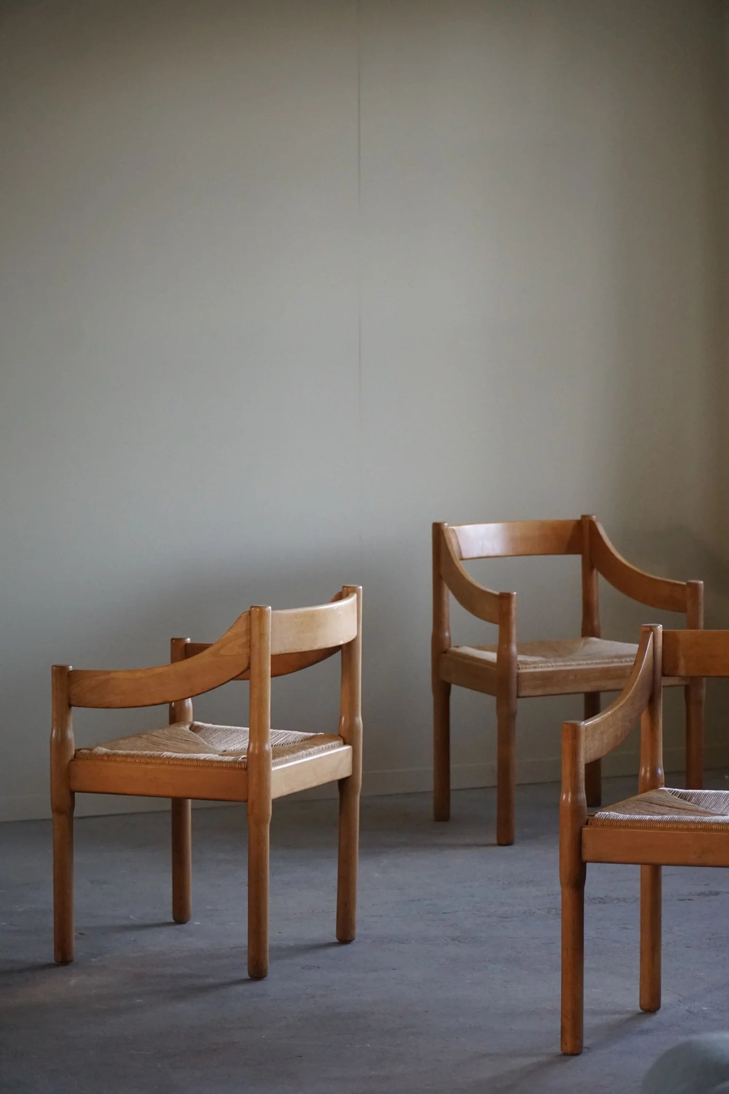Set_of_4_Carimate_Chairs_for_Cassina_by_Vico_Magistretti,_Italian_Modern,_1970s