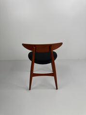 Set_of_4_CH33_Dining_Chairs,_Hans_J._Wegner,_Denmark,_1950s