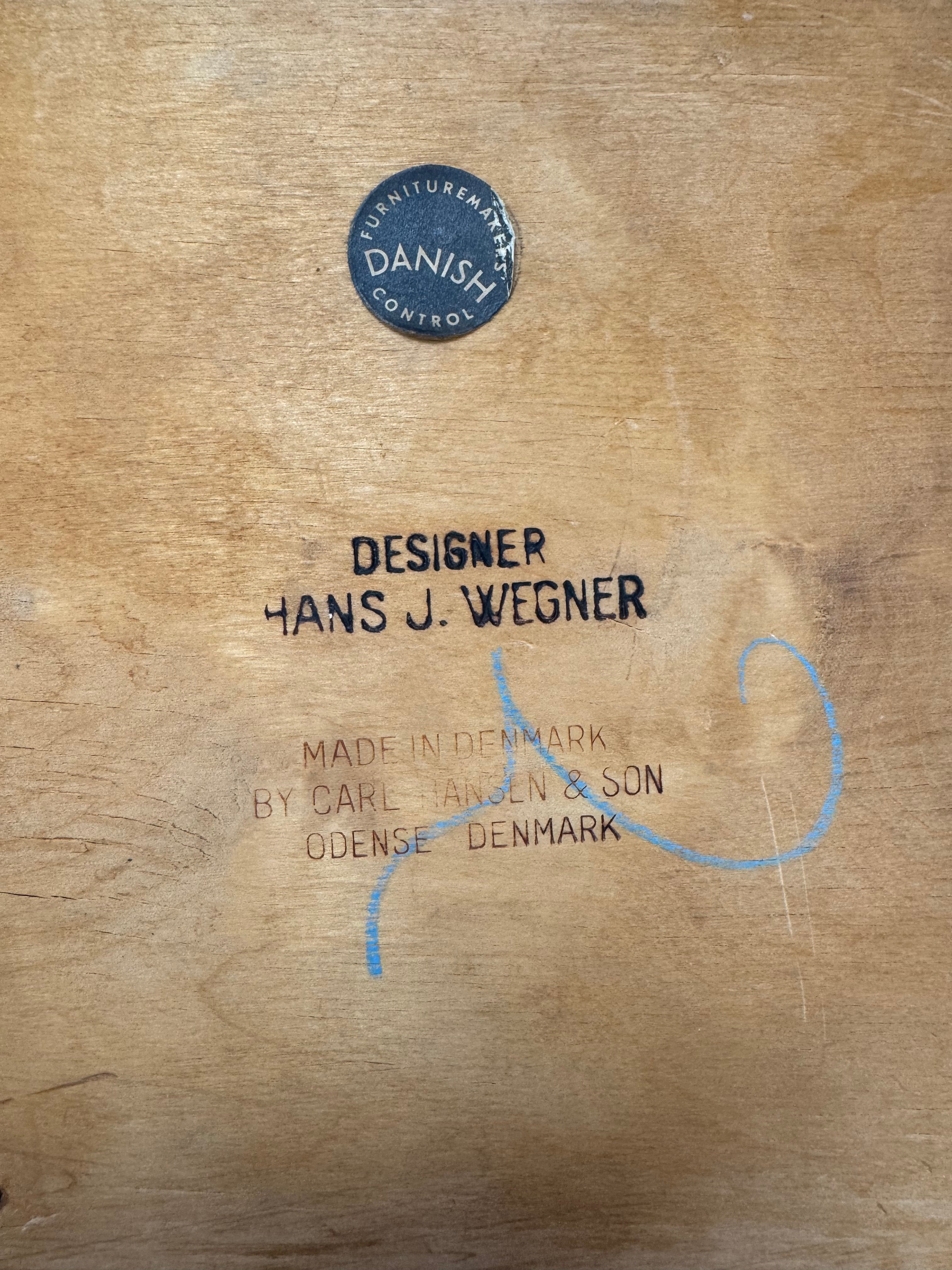 Set_of_4_CH33_Dining_Chairs,_Hans_J._Wegner,_Denmark,_1950s