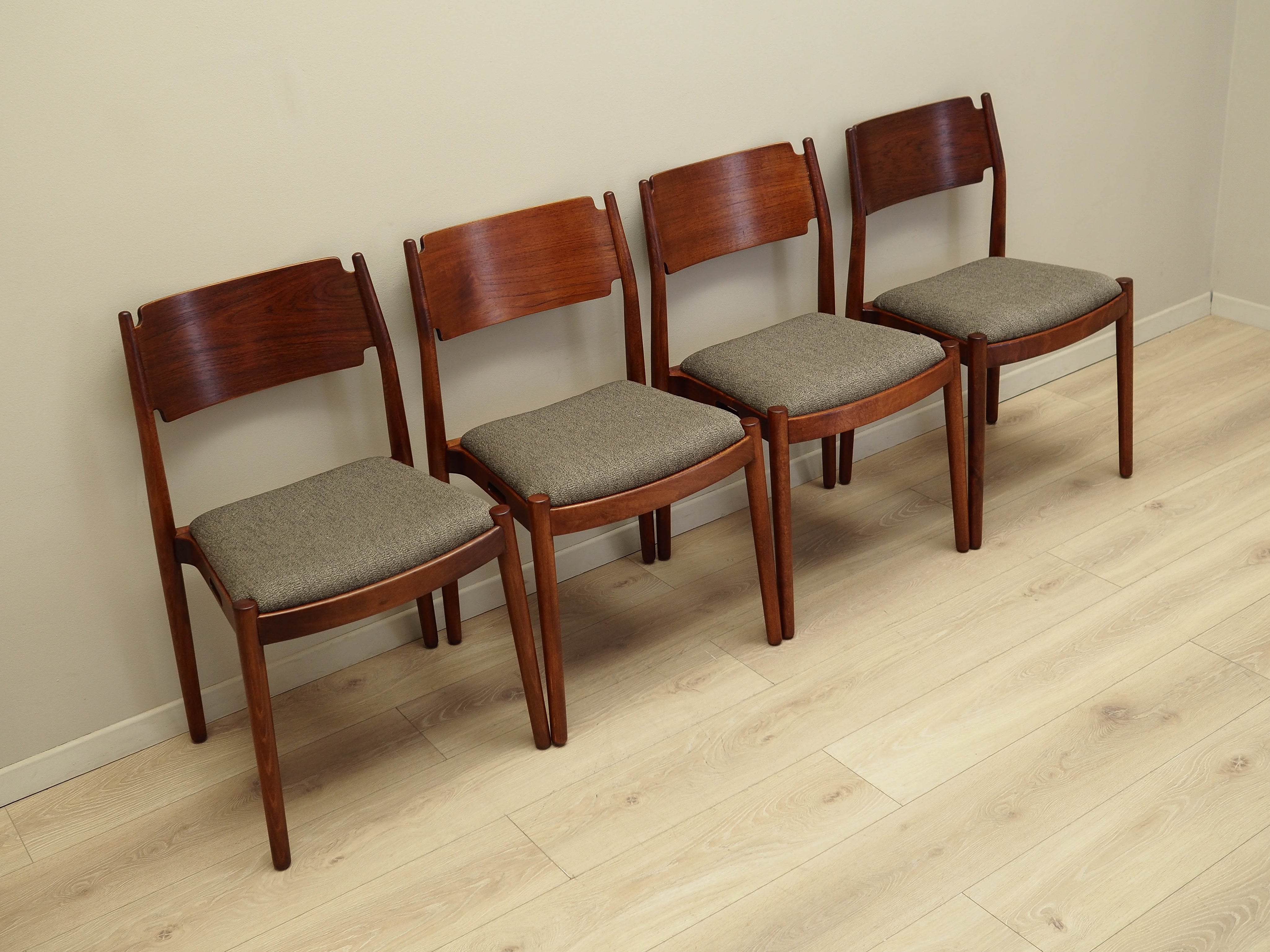 Set_of_4_Chairs,_Danish_Manufacture,_1970s,_Denmark