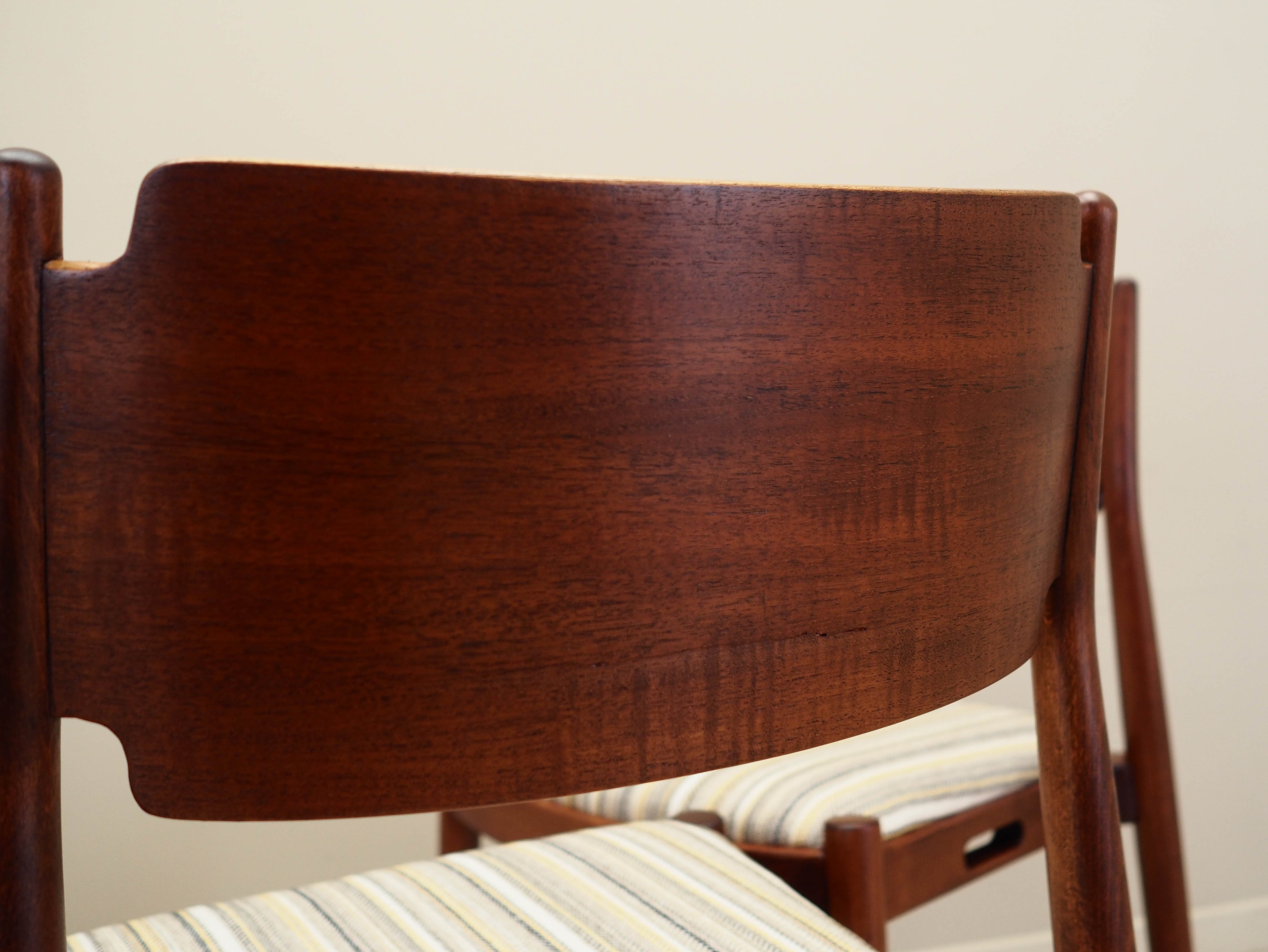 Set_of_4_Chairs,_Teak_Veneer,_Mahogany,_1970s,_Denmark