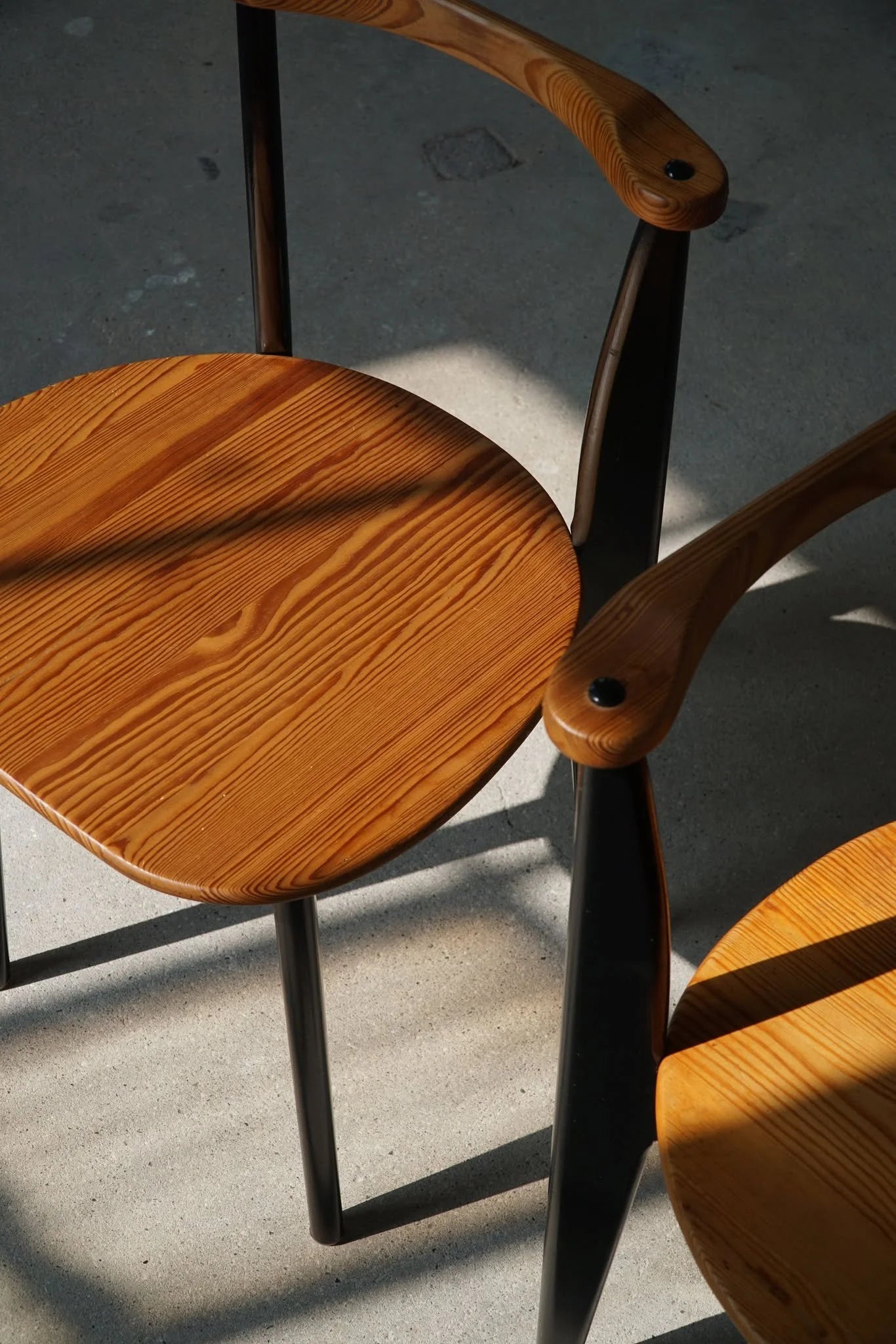 Set_of_4_Chairs_Thema_in_Pine_by_Yngve_Ekström_for_Svedese,_Sweden_1954