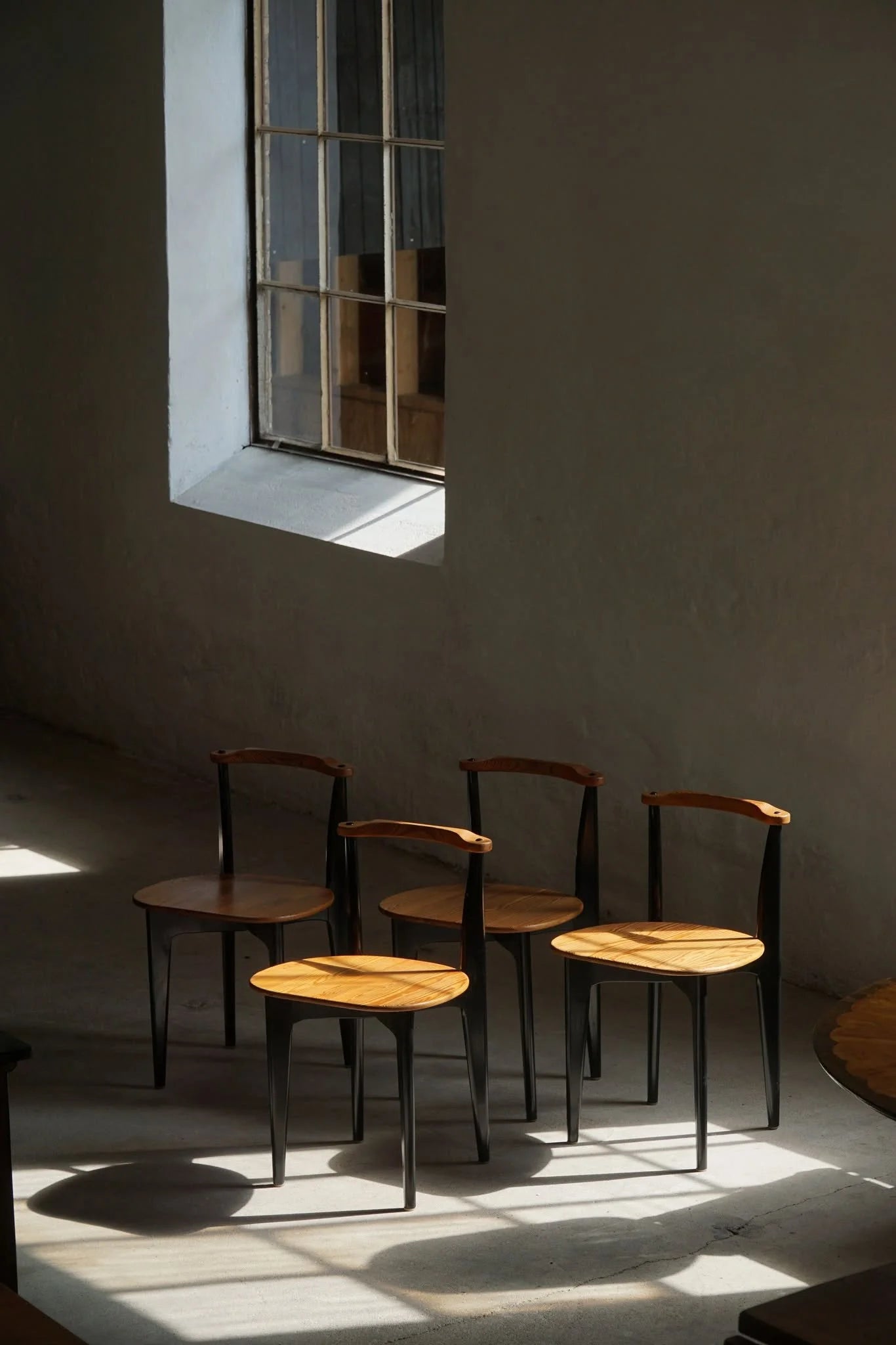 Set_of_4_Chairs_Thema_in_Pine_by_Yngve_Ekström_for_Svedese,_Sweden_1954