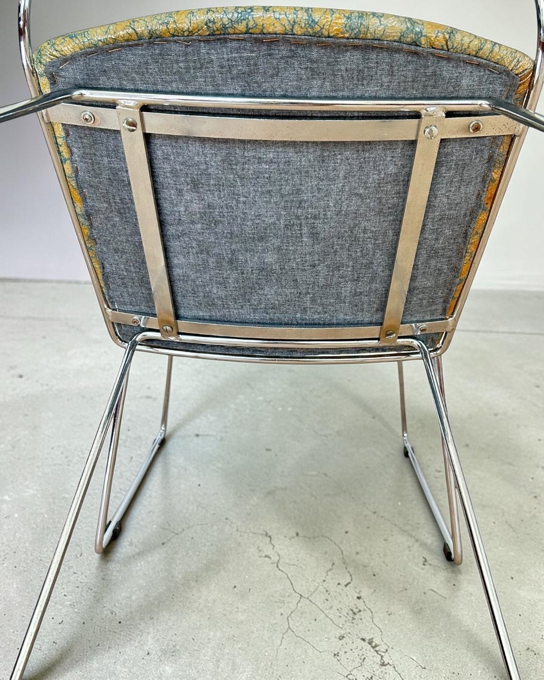 Set_of_4_Chrome_Wire_Dining_Chairs_in_the_Style_of_Harry_Bertoia_with_D'Alessio_Galliano_Leather,_Italy,_1970s