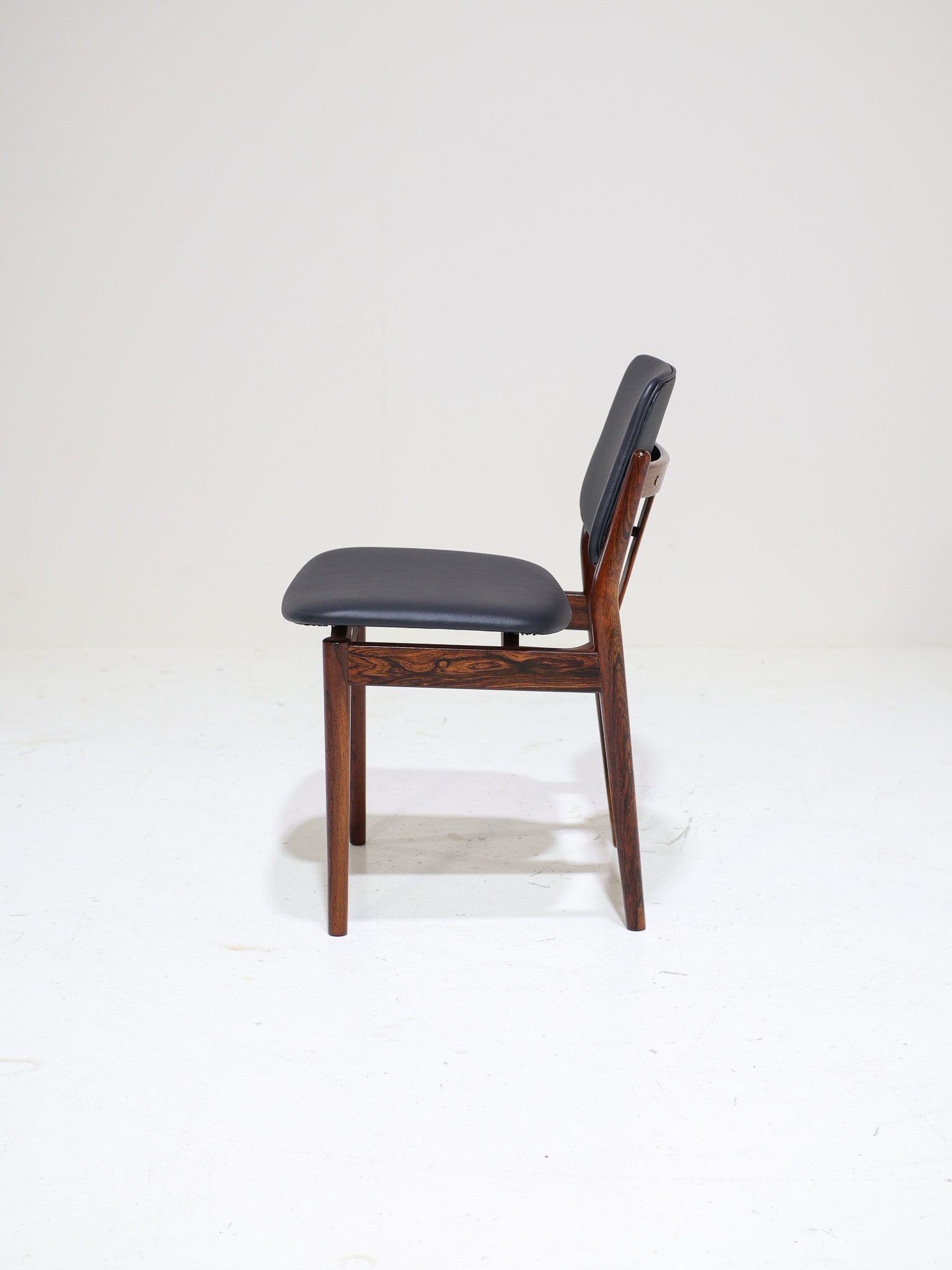 Set_of_4_Rosewood_Dining_Chairs_by_Arne_Vodder_for_Sibast_Møbelfabrik,_Denmark,_1960s