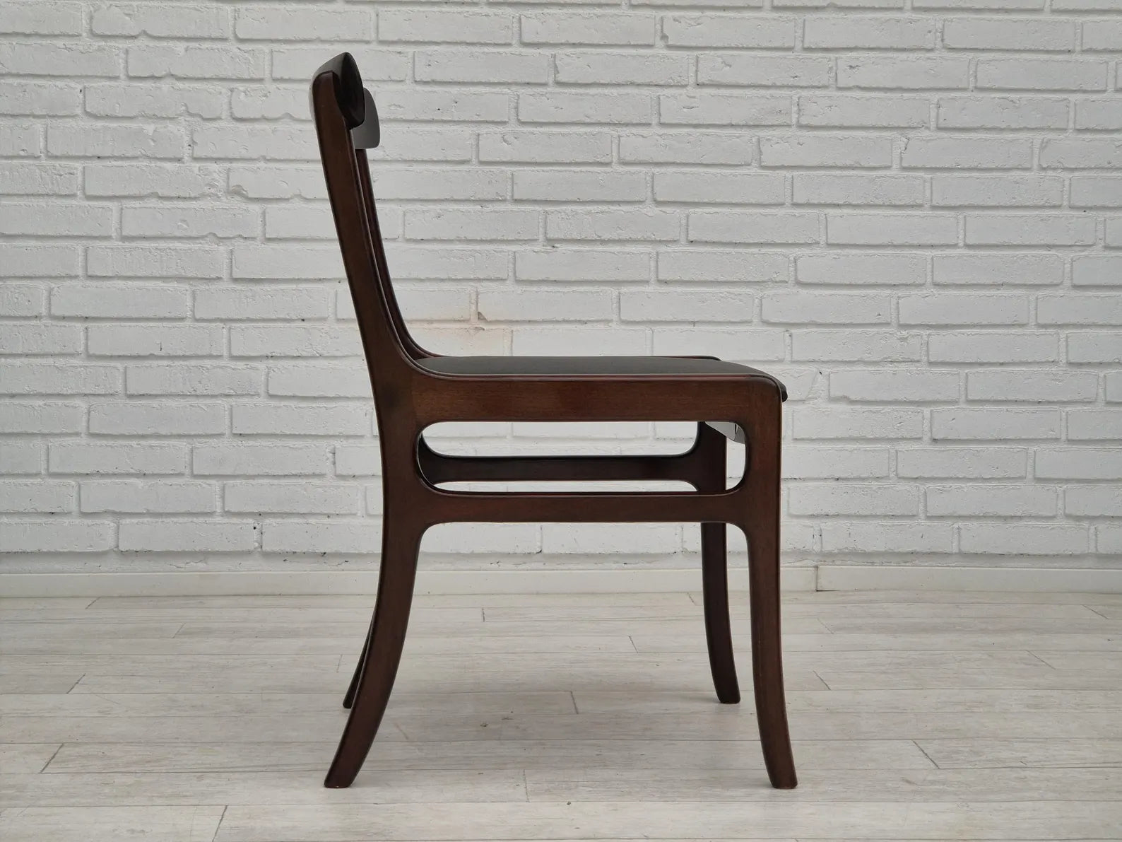 Set_of_4_Dining_Chairs_by_Ole_Wanscher,_1960s_Denmark
