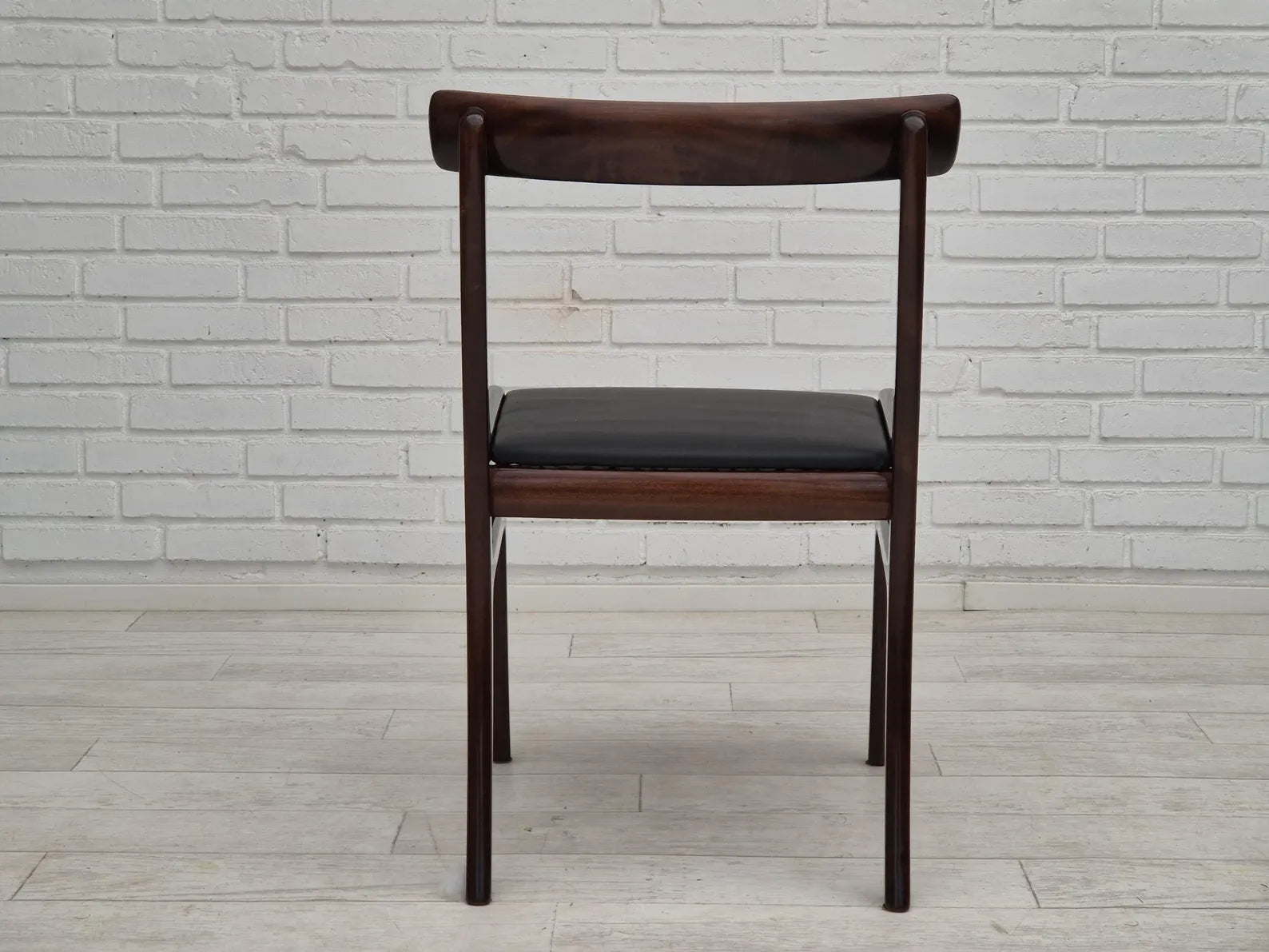 Set_of_4_Dining_Chairs_by_Ole_Wanscher,_1960s_Denmark