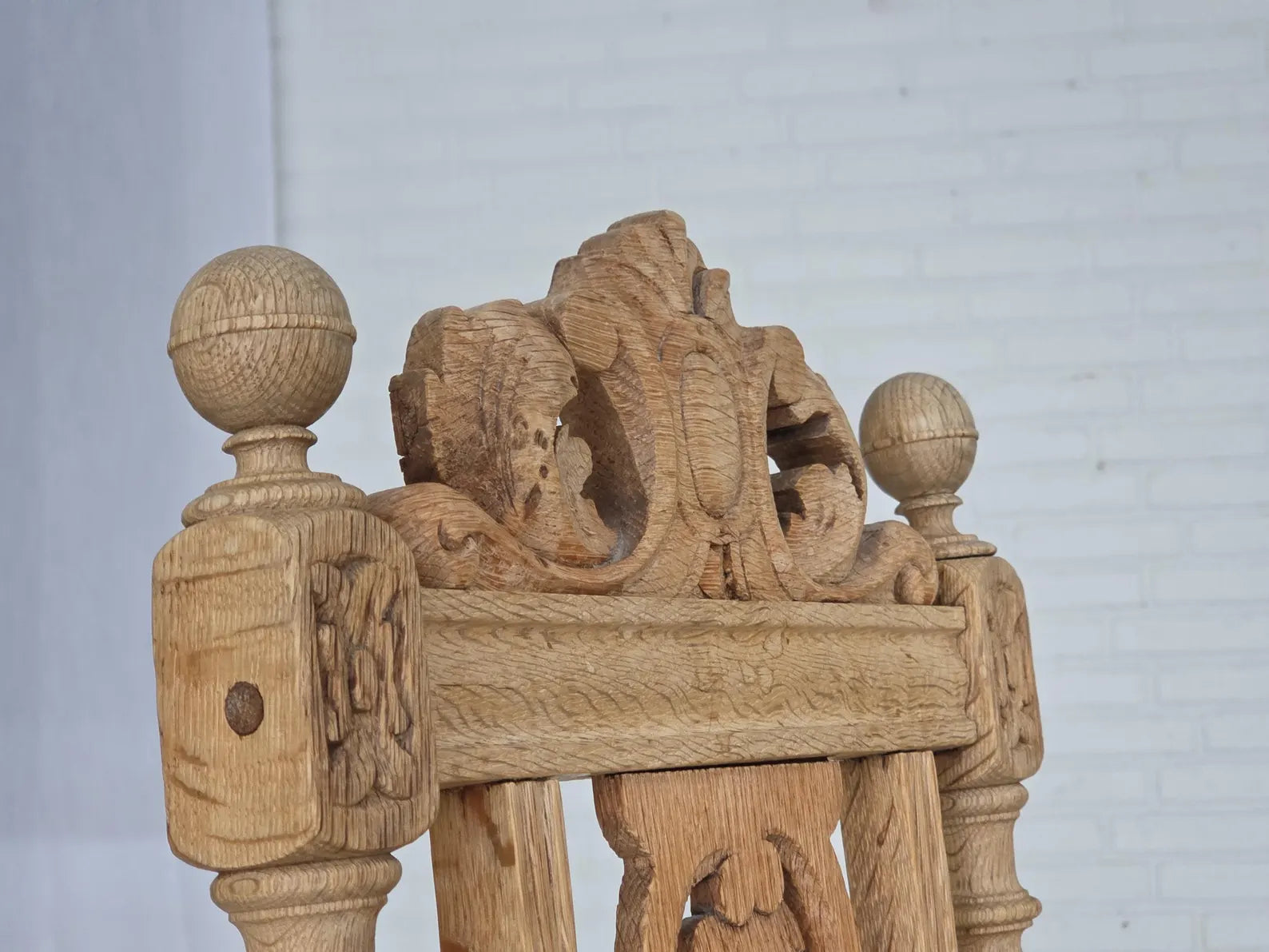 Set_of_4_Dining_Chairs,_Carved_Oak_&_Leather,_1930s_Denmark