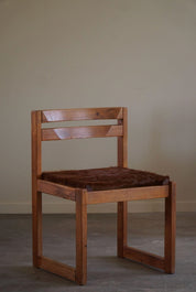 Set_of_4_Dining_Chairs_in_Pine_and_Cowhide,_by_Knud_Færch,_Danish_Modern,_1970s