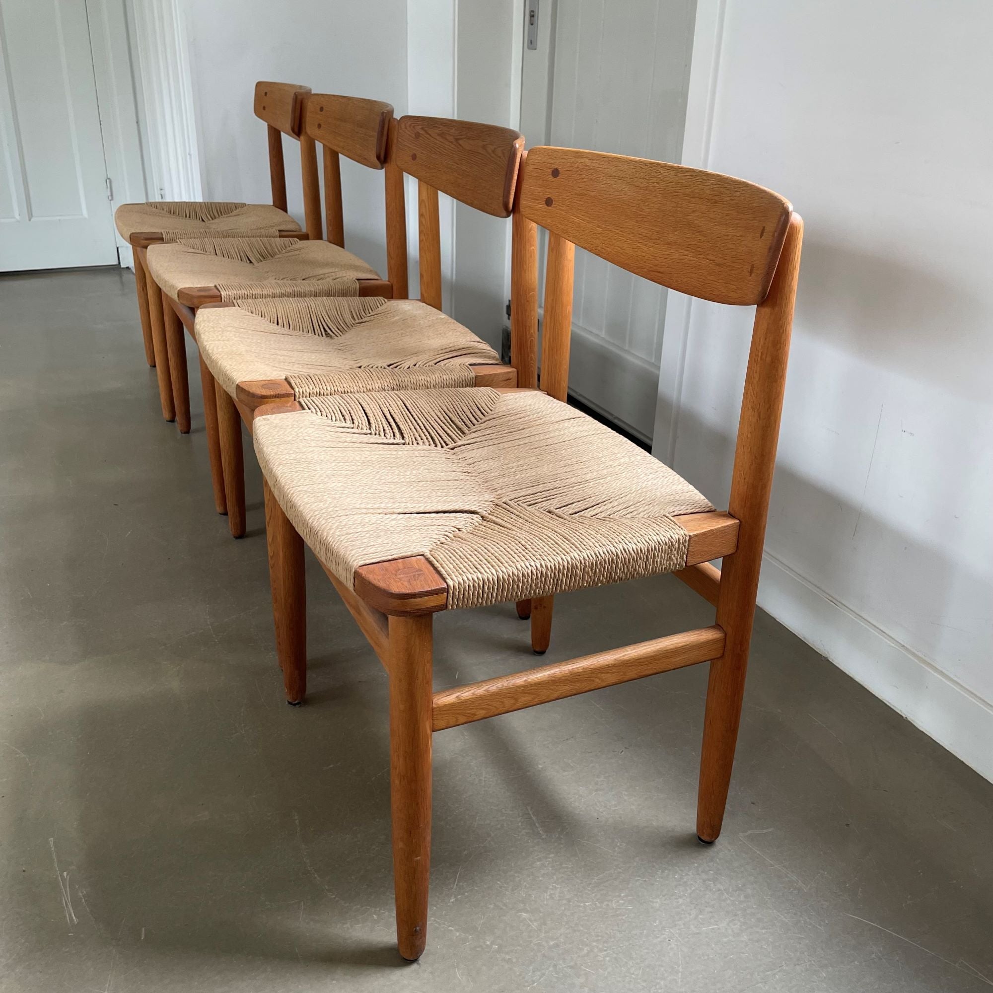 Set_of_4_Øresund_Model_537_Oak_and_Papercord_Dining_Chairs_by_Børge_Mogensen,_1950s
