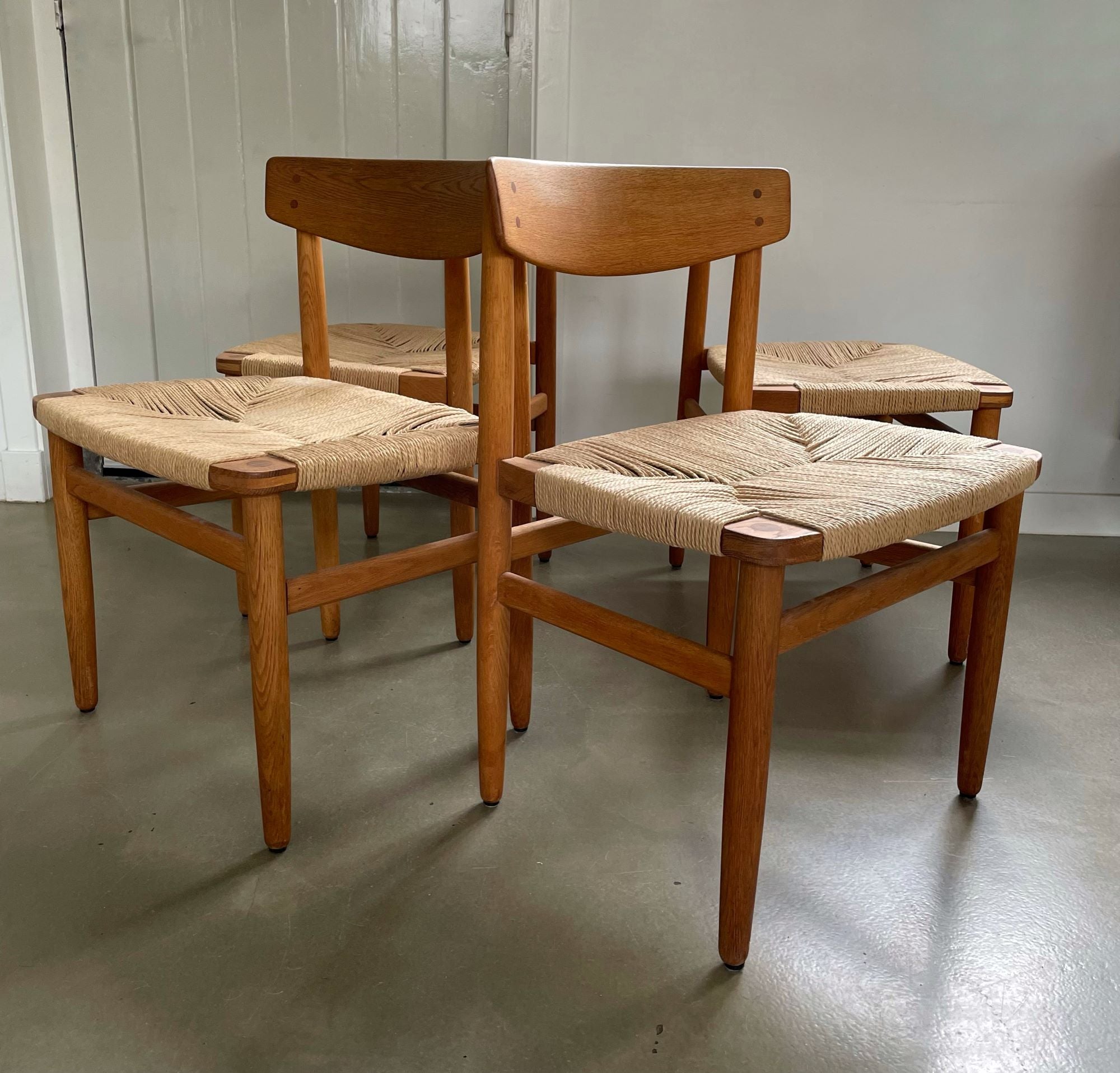 Set_of_4_Øresund_Model_537_Oak_and_Papercord_Dining_Chairs_by_Børge_Mogensen,_1950s
