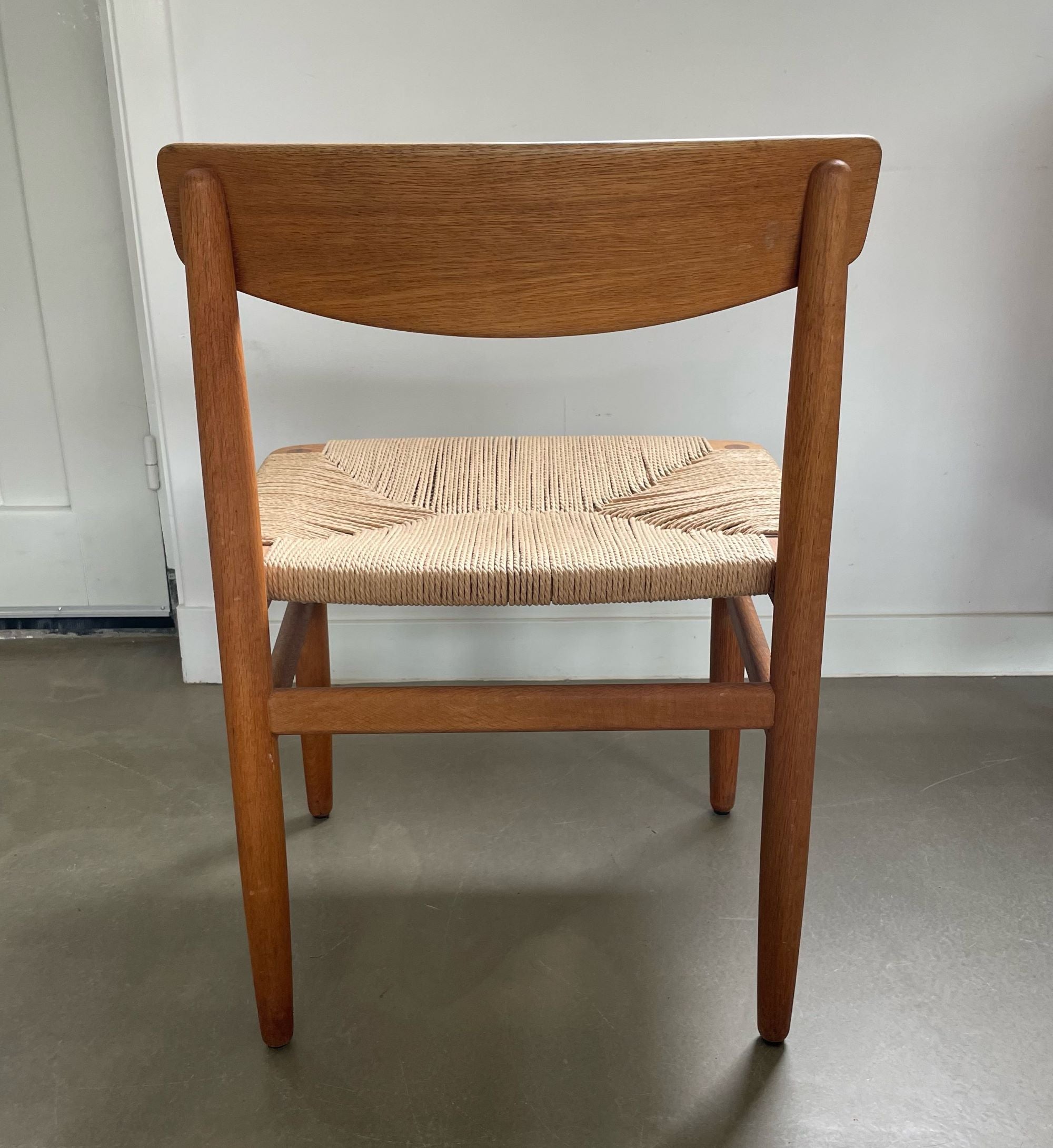 Set_of_4_Øresund_Model_537_Oak_and_Papercord_Dining_Chairs_by_Børge_Mogensen,_1950s