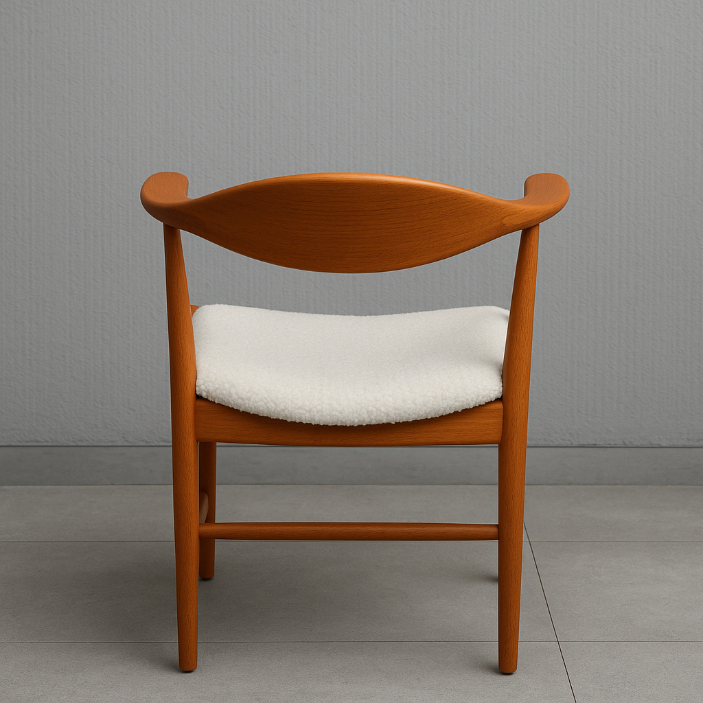 Set_of_4_Erik_Kirkegaard_dining_chairs_with_Bouclé_upholstery