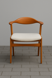 Set_of_4_Erik_Kirkegaard_dining_chairs_with_Bouclé_upholstery