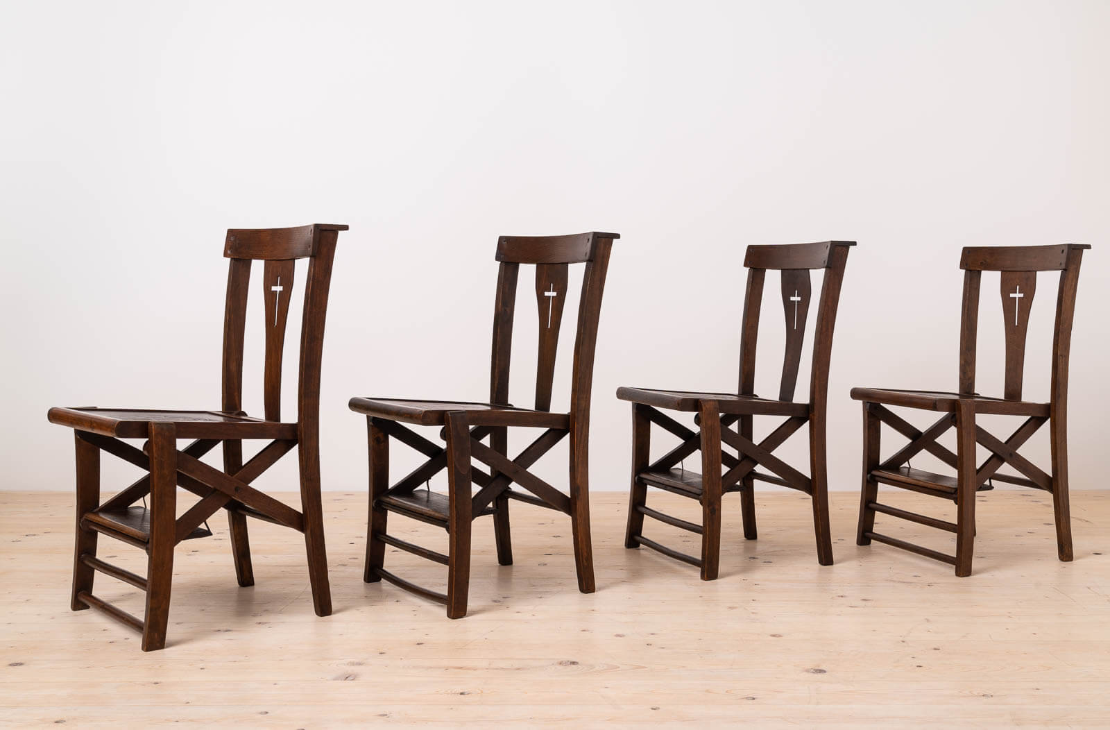 Set_of_4_Italian_Walnut_Church_Chairs_by_Caloi,_Conegliano_Veneto
