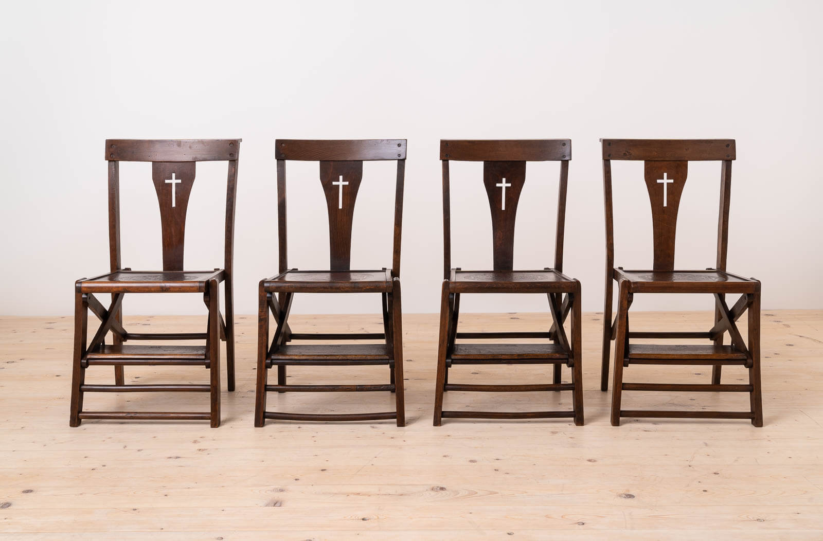 Set_of_4_Italian_Walnut_Church_Chairs_by_Caloi,_Conegliano_Veneto