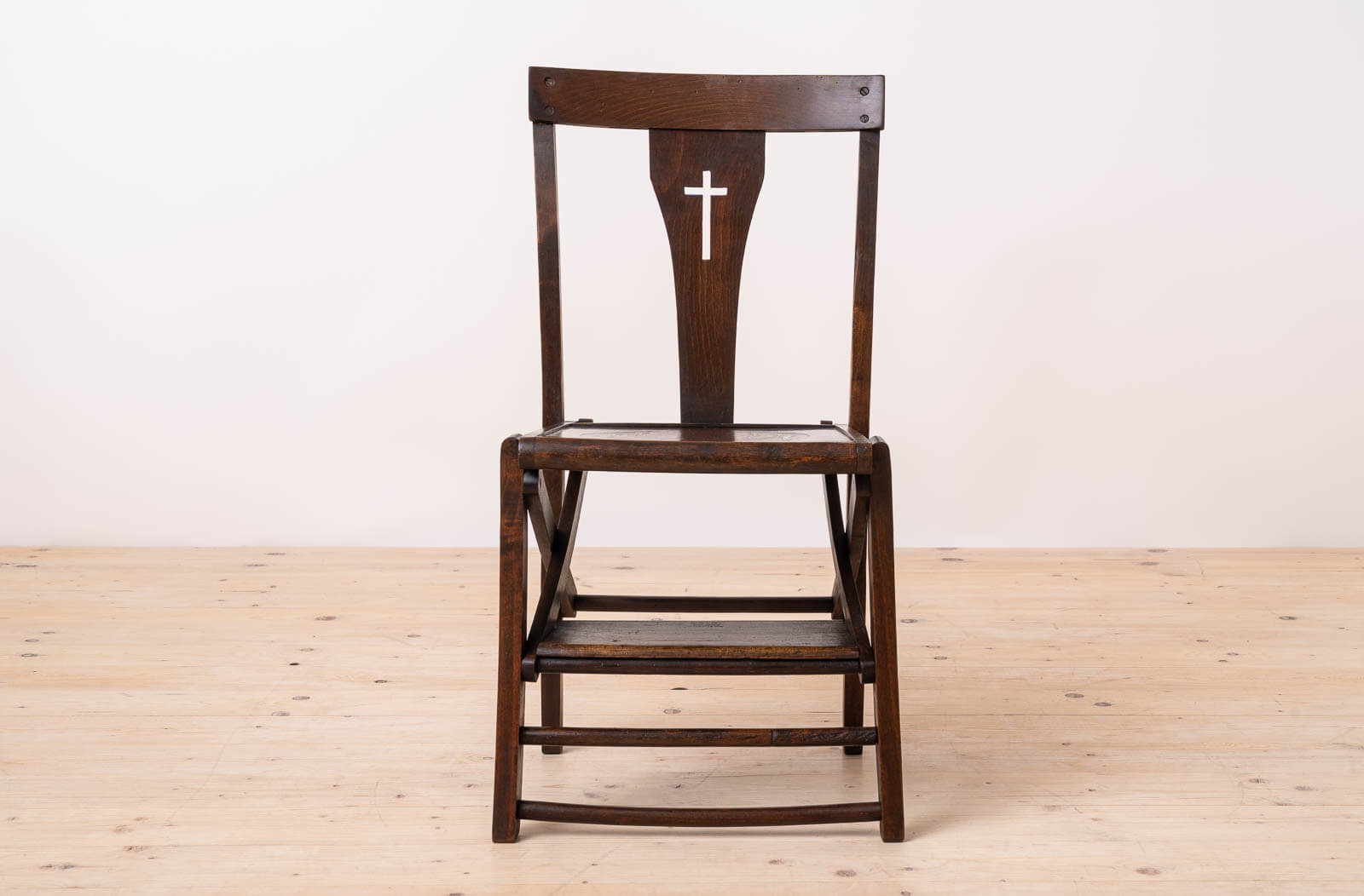 Set_of_4_Italian_Walnut_Church_Chairs_by_Caloi,_Conegliano_Veneto