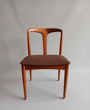 Set_of_4_Johannes_Andersen_Teak_Dining_Chairs,_Danish_Modern