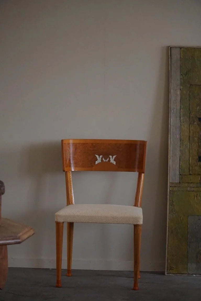 Set_of_4_Klismos_Chairs_in_Birch_&_Elm_in_Swedish_Art_Deco,_Griffin_Inlays,_1930s