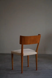Set_of_4_Klismos_Chairs_in_Birch_&_Elm_in_Swedish_Art_Deco,_Griffin_Inlays,_1930s
