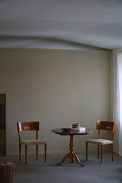 Set_of_4_Klismos_Chairs_in_Birch_&_Elm_in_Swedish_Art_Deco,_Griffin_Inlays,_1930s