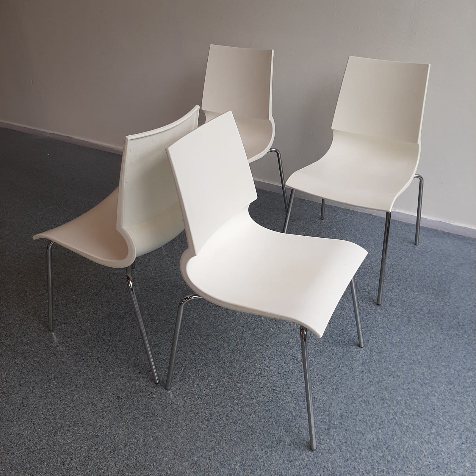 Set_of_4_Marco_Maran_Gigi_Chairs_for_Knoll,_Stackable_Chrome_Dining_Chairs