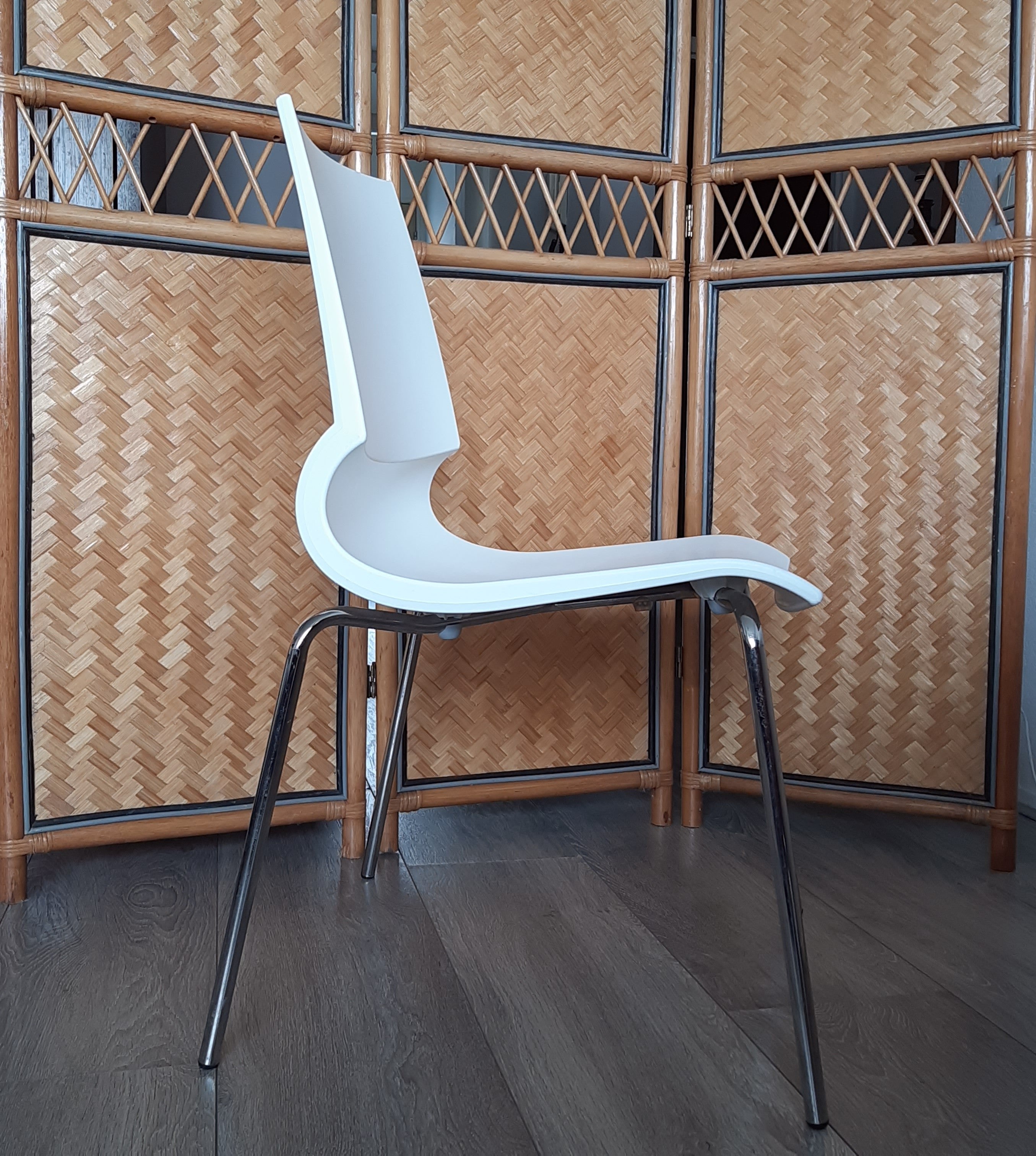 Set_of_4_Marco_Maran_Gigi_Chairs_for_Knoll,_Stackable_Chrome_Dining_Chairs