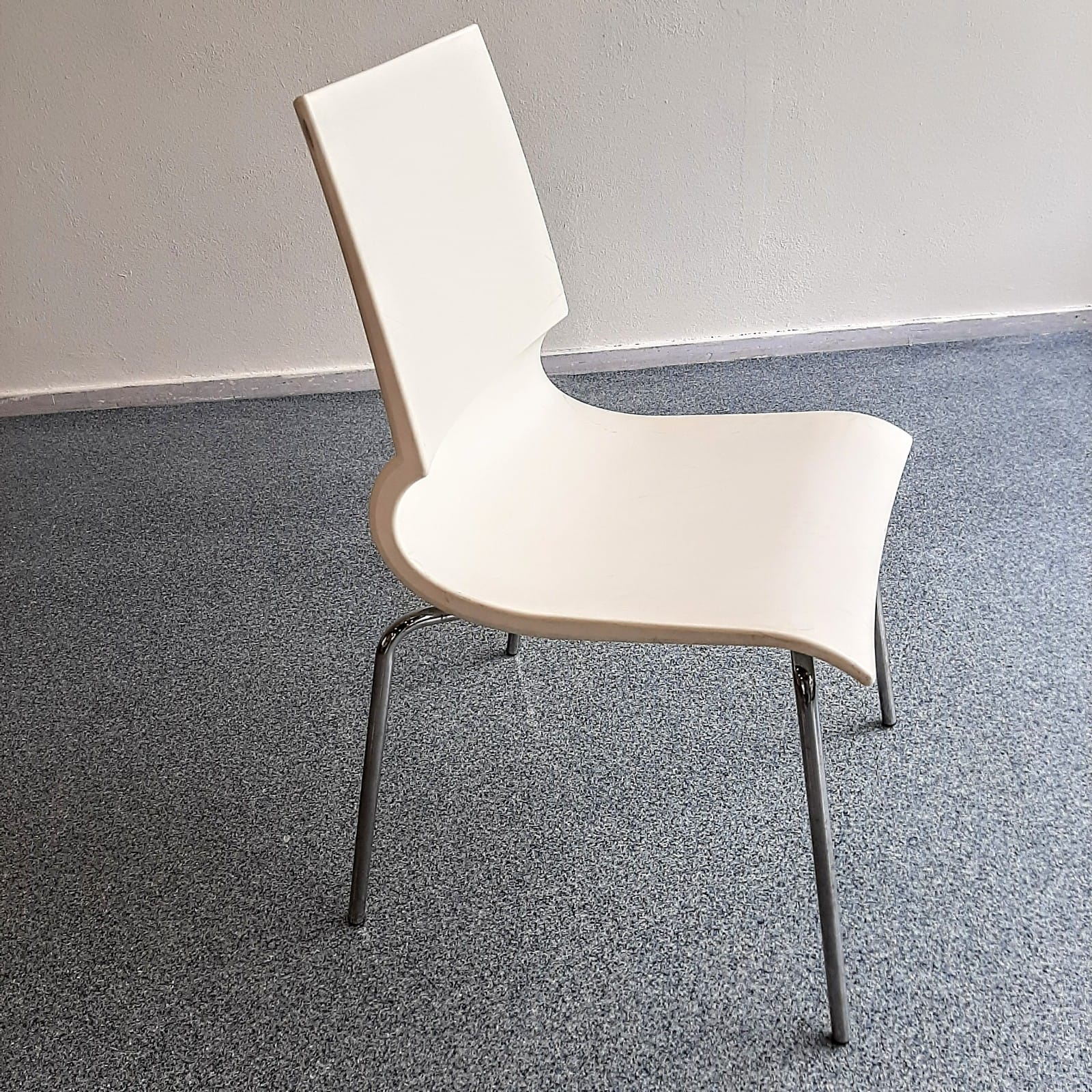 Set_of_4_Marco_Maran_Gigi_Chairs_for_Knoll,_Stackable_Chrome_Dining_Chairs